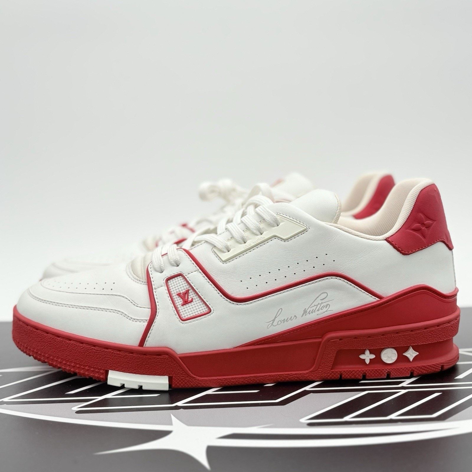 Louis Vuitton Trainer ' White Red ' SUPER CLEAN!