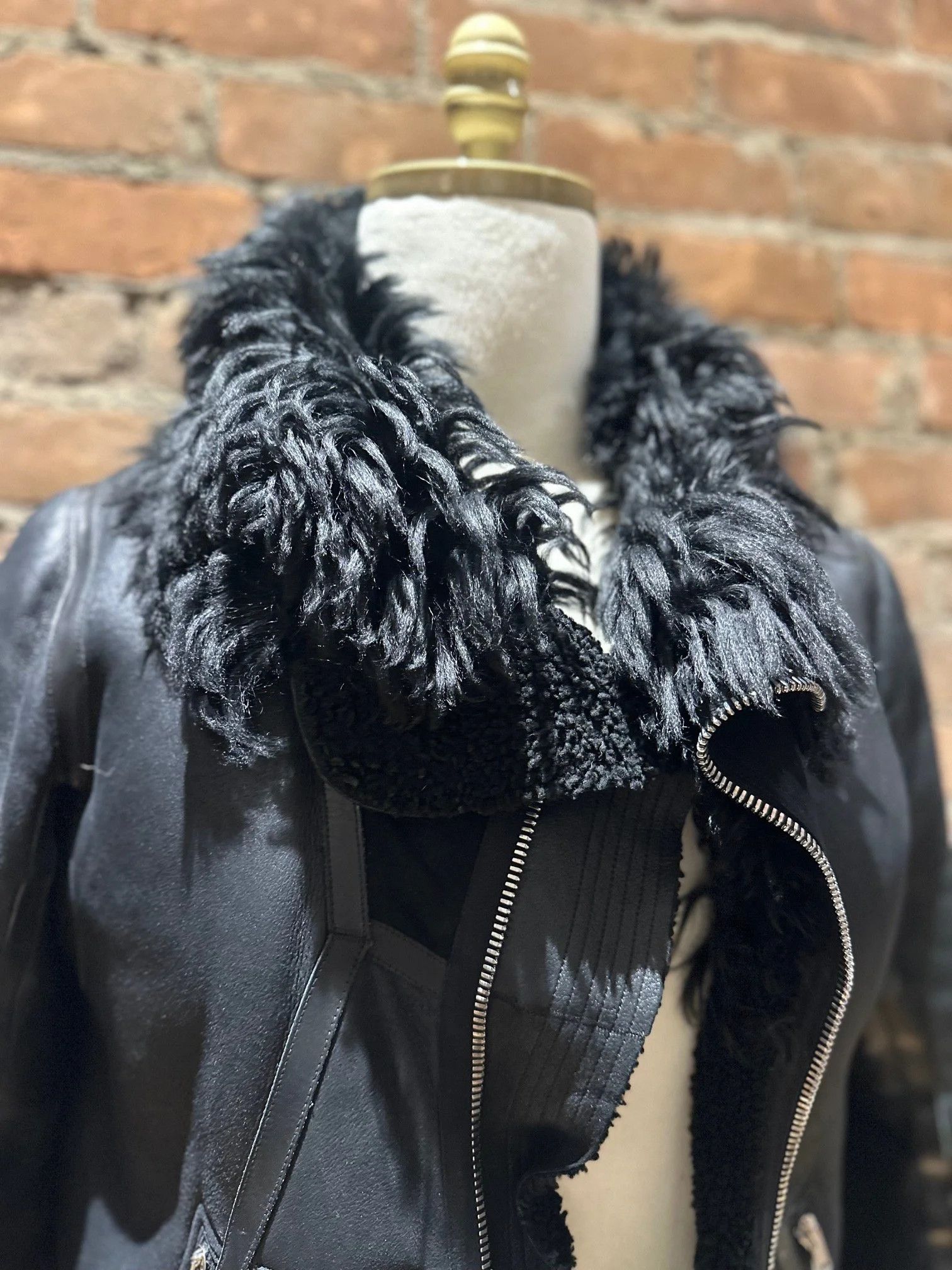 Rick Owens Rick Owens Shearling-Lined Coat - Black Fur Neck Size US M / EU 48-50 / 2 - 2 Thumbnail