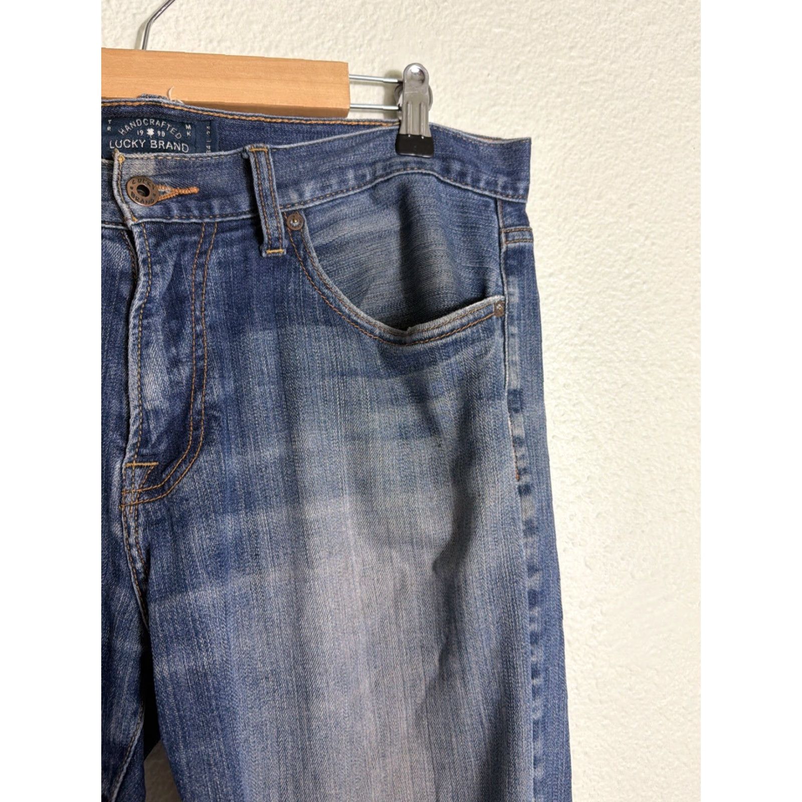 Lucky Brand Lucky Brand 221 Original Straight Medium Wash Stained Jeans Mens 34x34 Blue Straight Mens 34 Inseam 34 Regular Fit Size US 34 / EU 50 - 7 Thumbnail