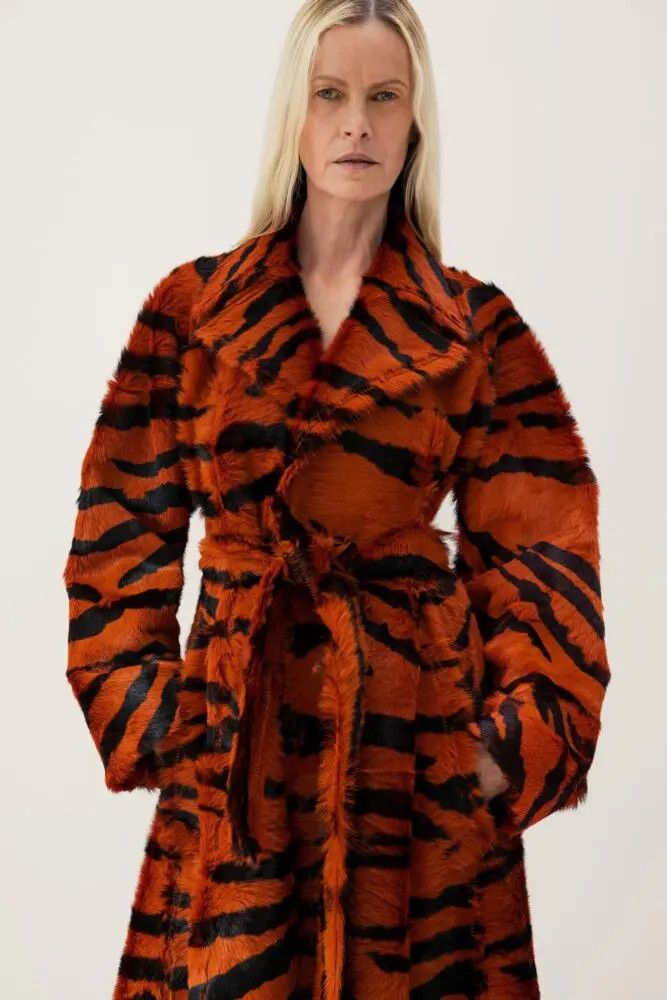 Bottega Veneta o1w1db10126 Shearling Tiger Print Coat in Multicolor Size XS / US 0-2 / IT 36-38 - 2 Thumbnail