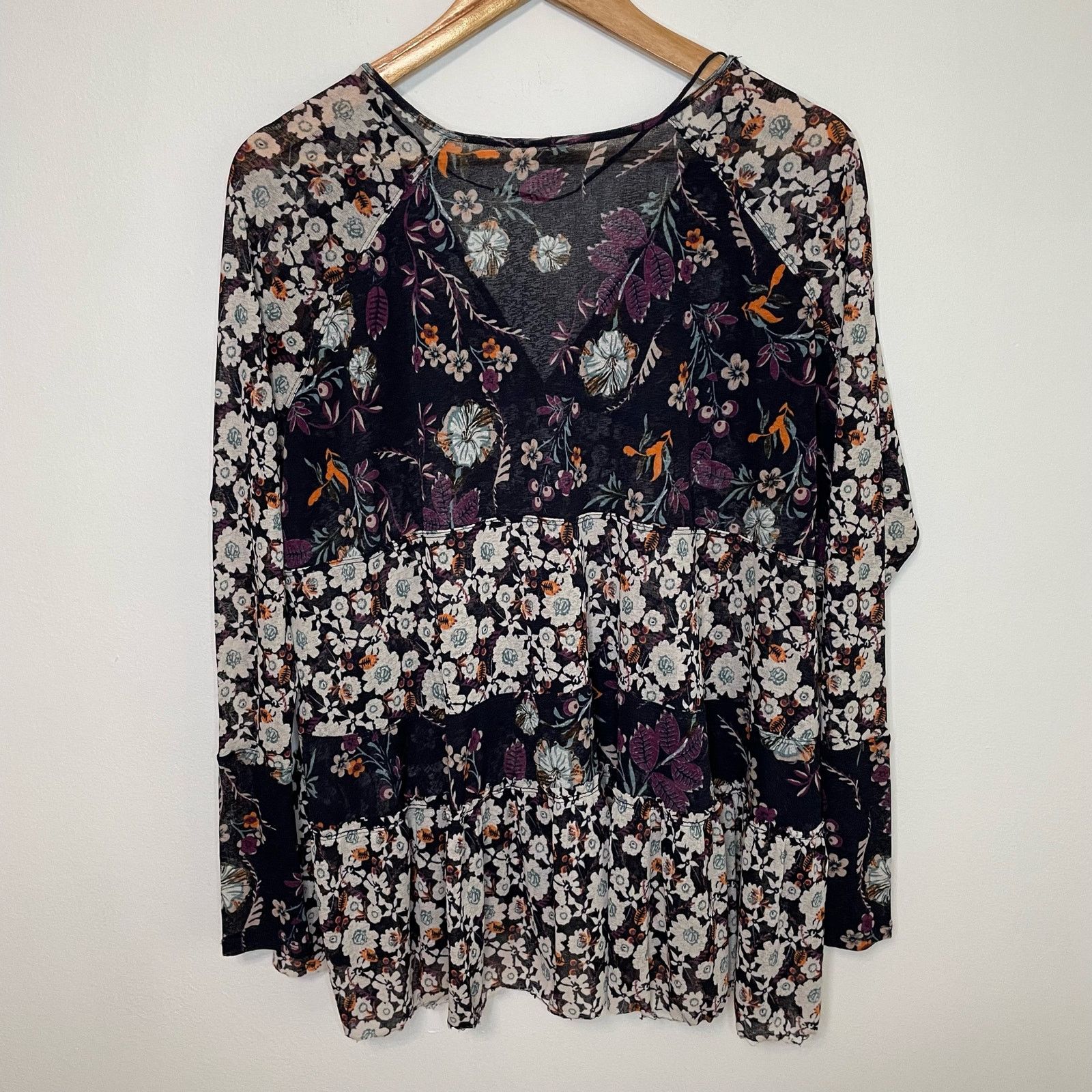 Free People Free People Isabelle Tunic XS Floral Vneck Long Sleeve Sheer Size XS / US 0-2 / IT 36-38 - 4 Thumbnail
