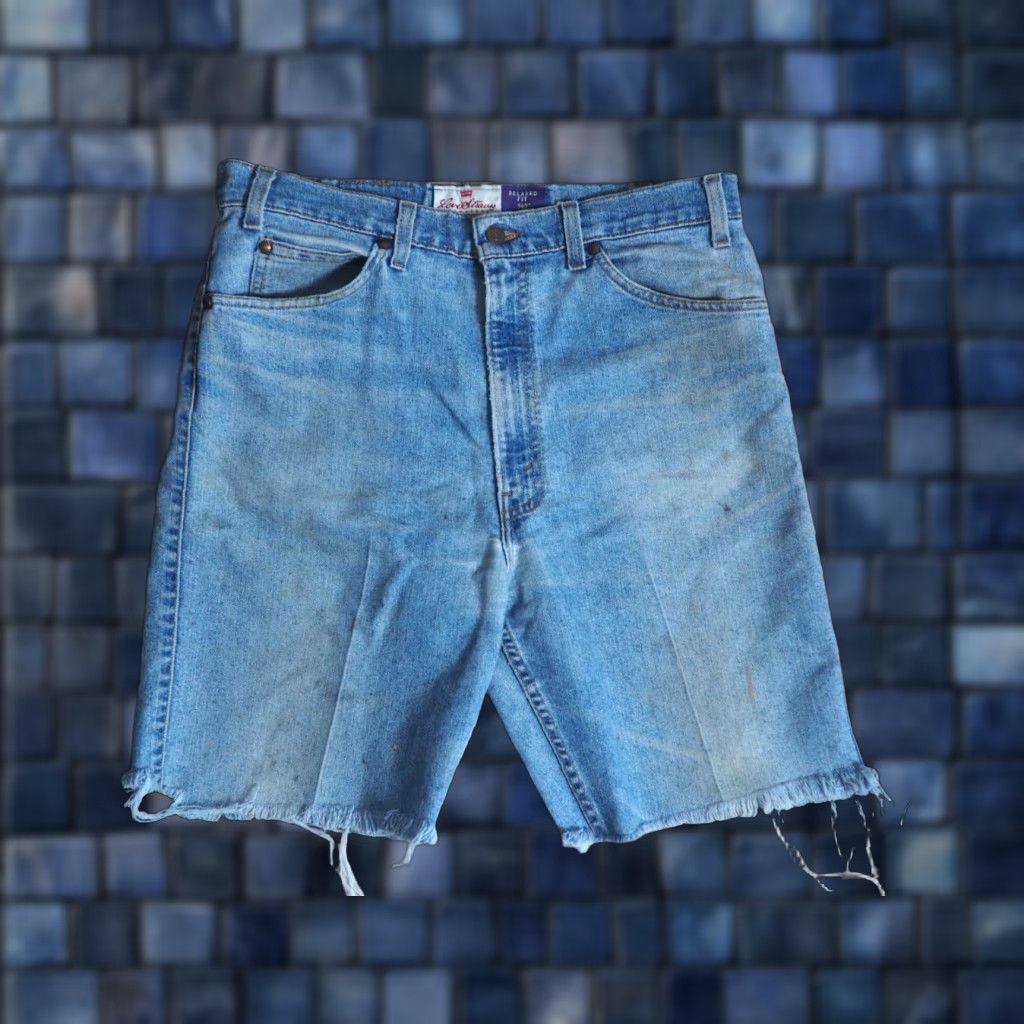 Levi's VINTAGE Levi's 540 Relaxed Denim Shorts 35W Men 90s Grunge Distressed Blue 35" Waist Mens Size US 35 - 1 Thumbnail