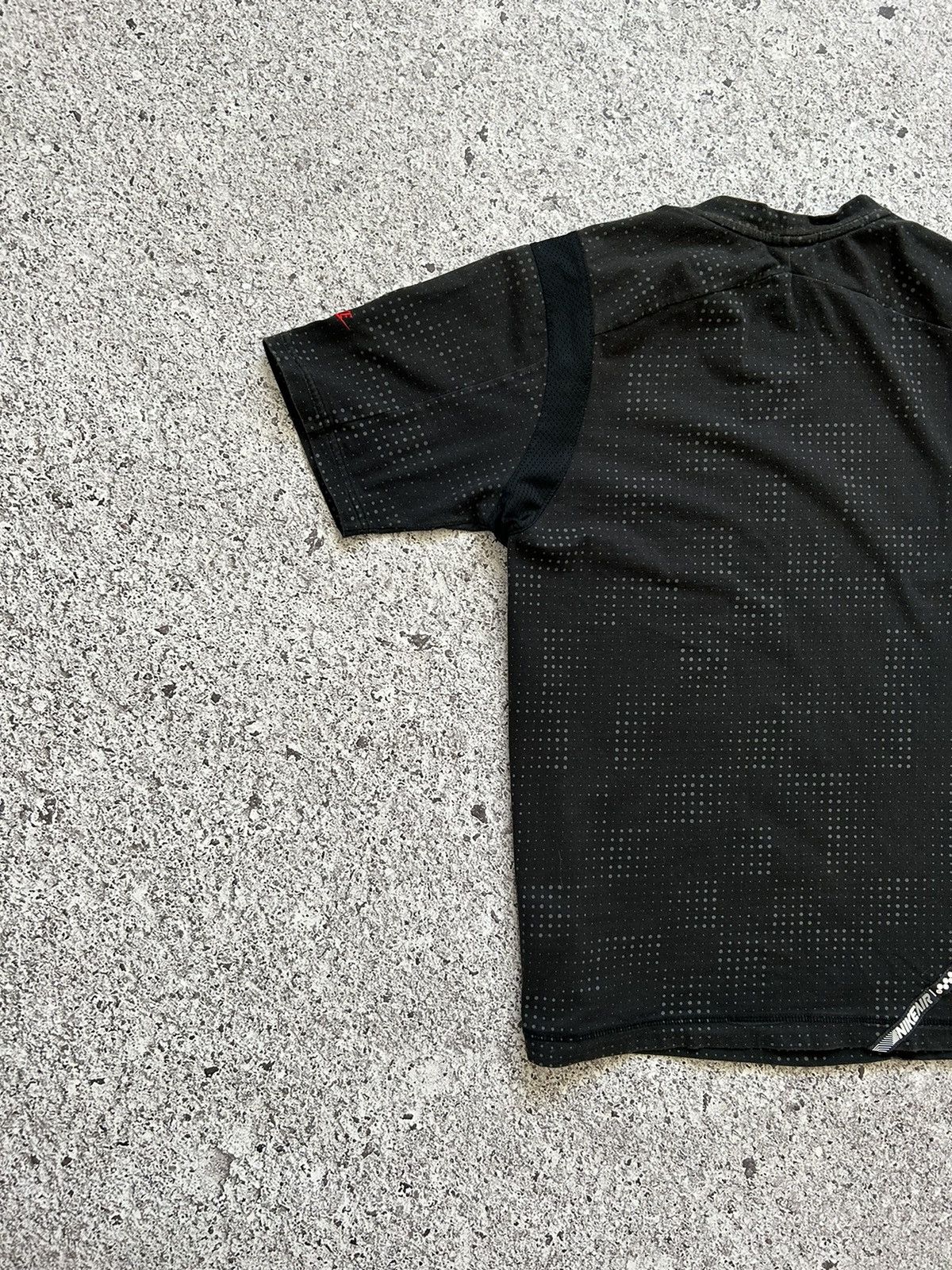 Nike × Vintage 🇺🇸 Vintage 90s Nike Air Athlets T-shirt Made In USA Y2K Hype Size US L / EU 52-54 / 3 - 7 Thumbnail