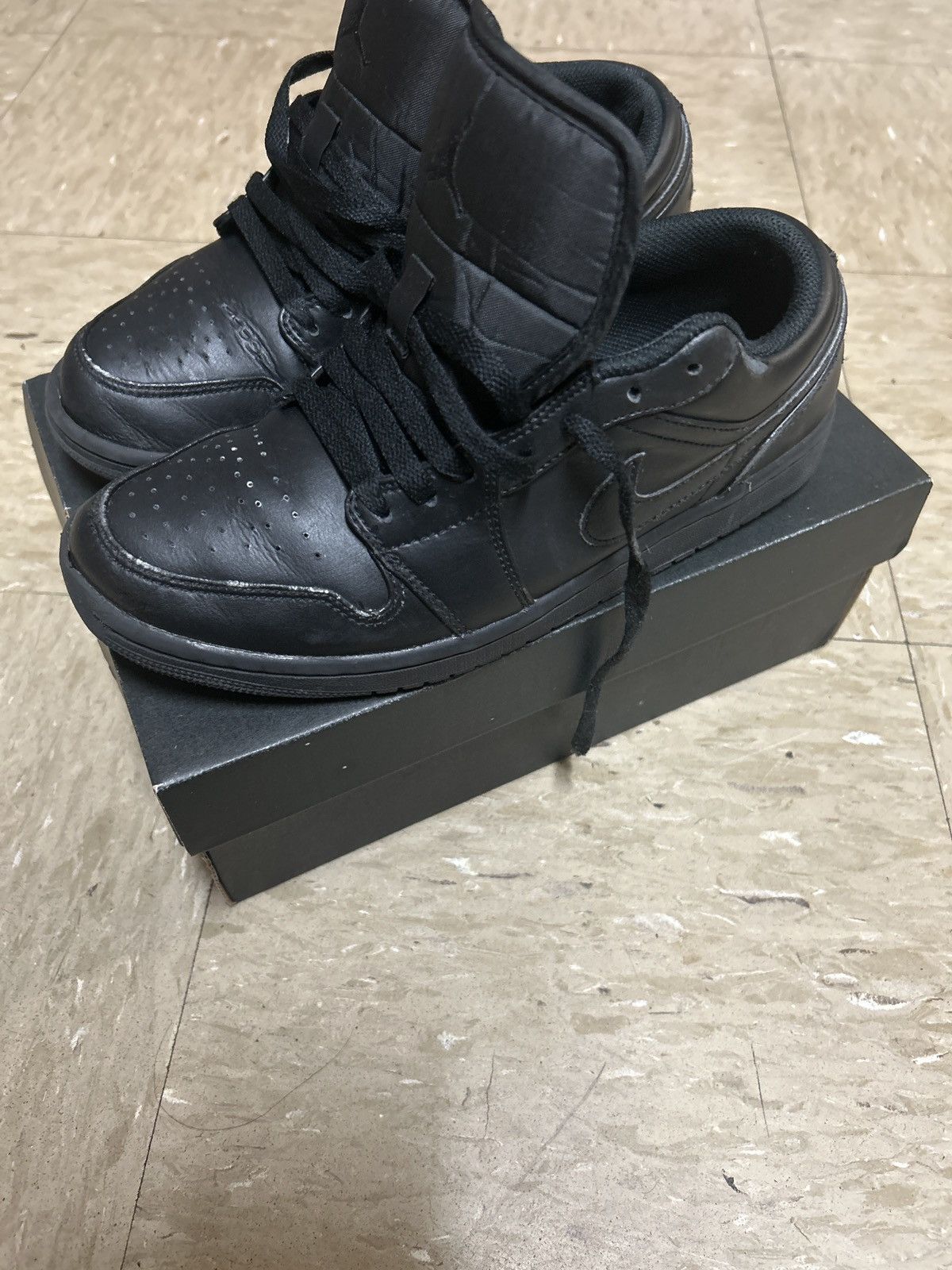 Jordan Brand Jordan 1 Low Triple Black Size (8.5)(2022) Very Worn Size US 8.5 / EU 41-42 - 1 Thumbnail