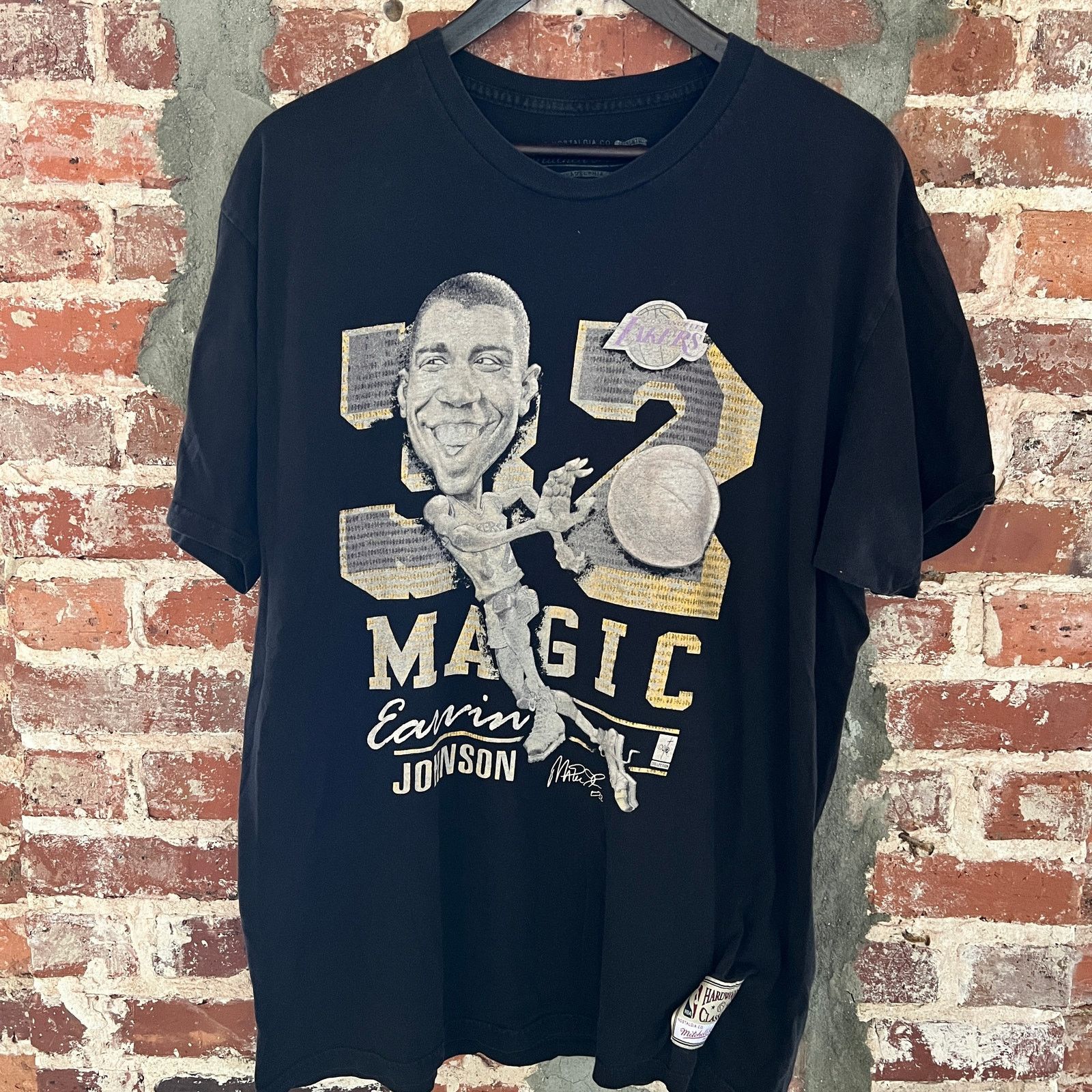 Mitchell & Ness Magic Johnson Mitchell & Ness Men's Black T Shirt XL Size US XL / EU 56 / 4 - 2 Thumbnail