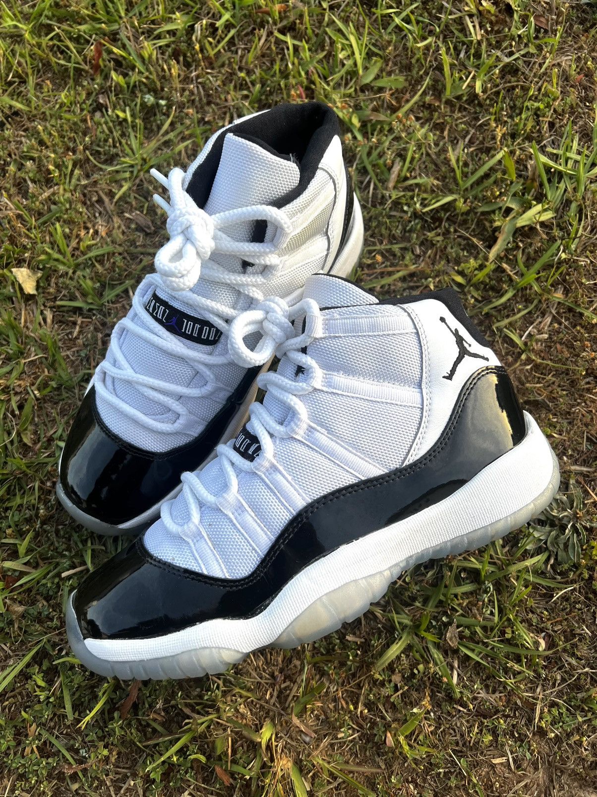 Jordan Brand CLEAN Air Jordan 11 XI size 6 Concord 2018 Retro Shoes Size US 6 / EU 39 - 1 Thumbnail