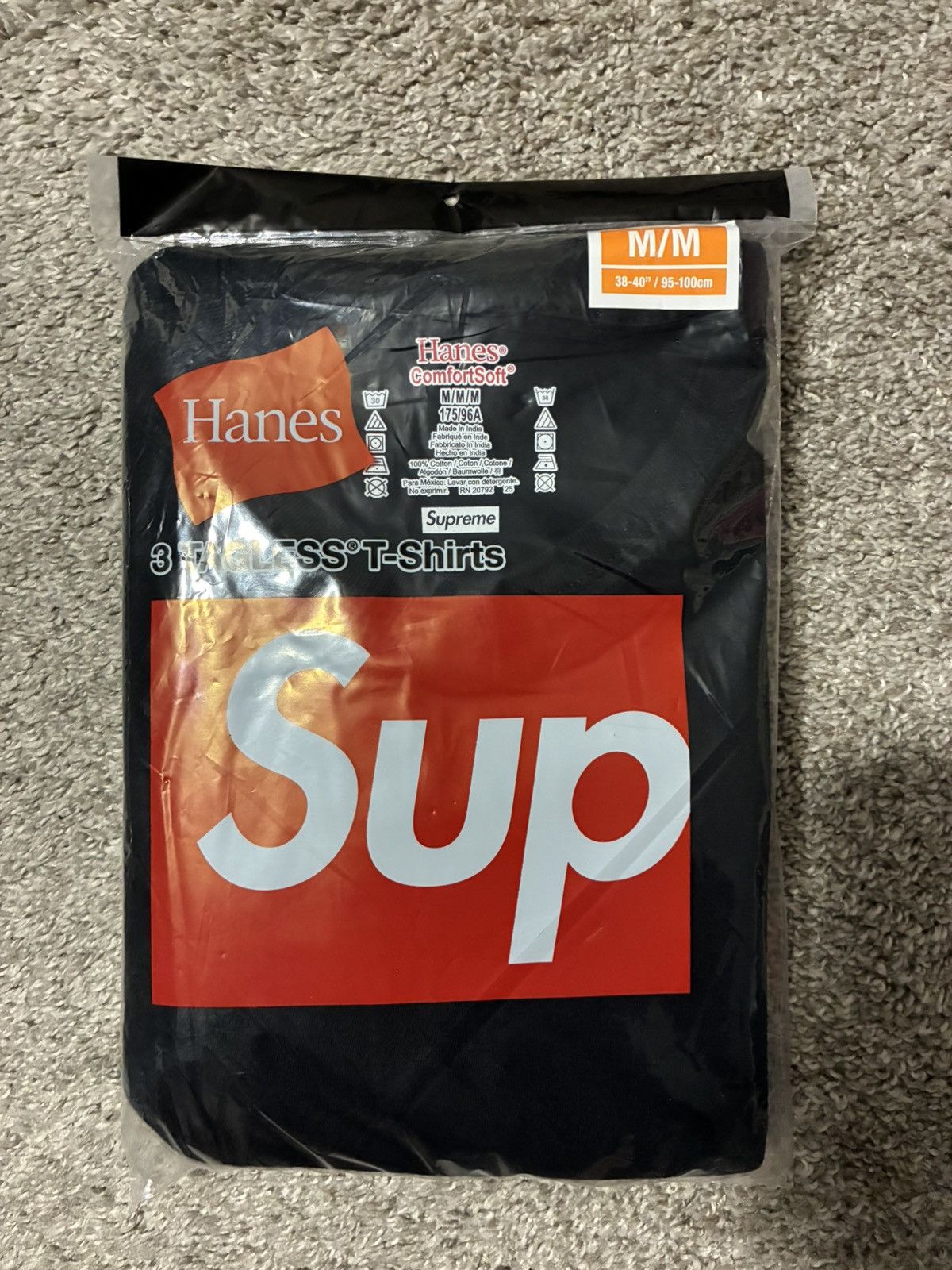 Hanes × Supreme Supreme x Hanes Tagless Tees (3 Pack) Size US M / EU 48-50 / 2 - 2 Thumbnail