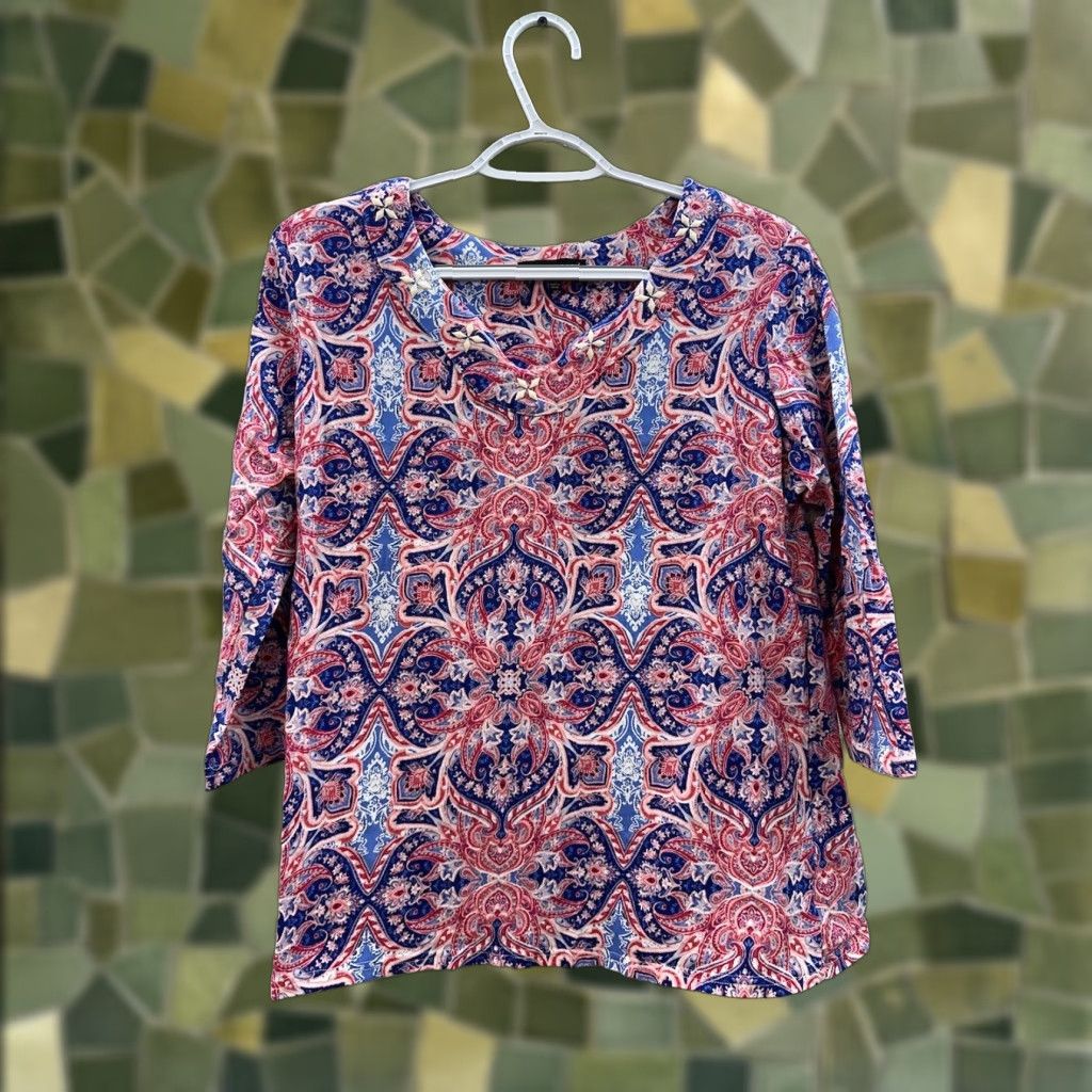 Vintage Napa Valley Womens Blouse Petite Small Pink Blue Geometric 3/4 Sleeve Gems Knit? (Wait) Size S / US 4 / IT 40 - 1 Thumbnail