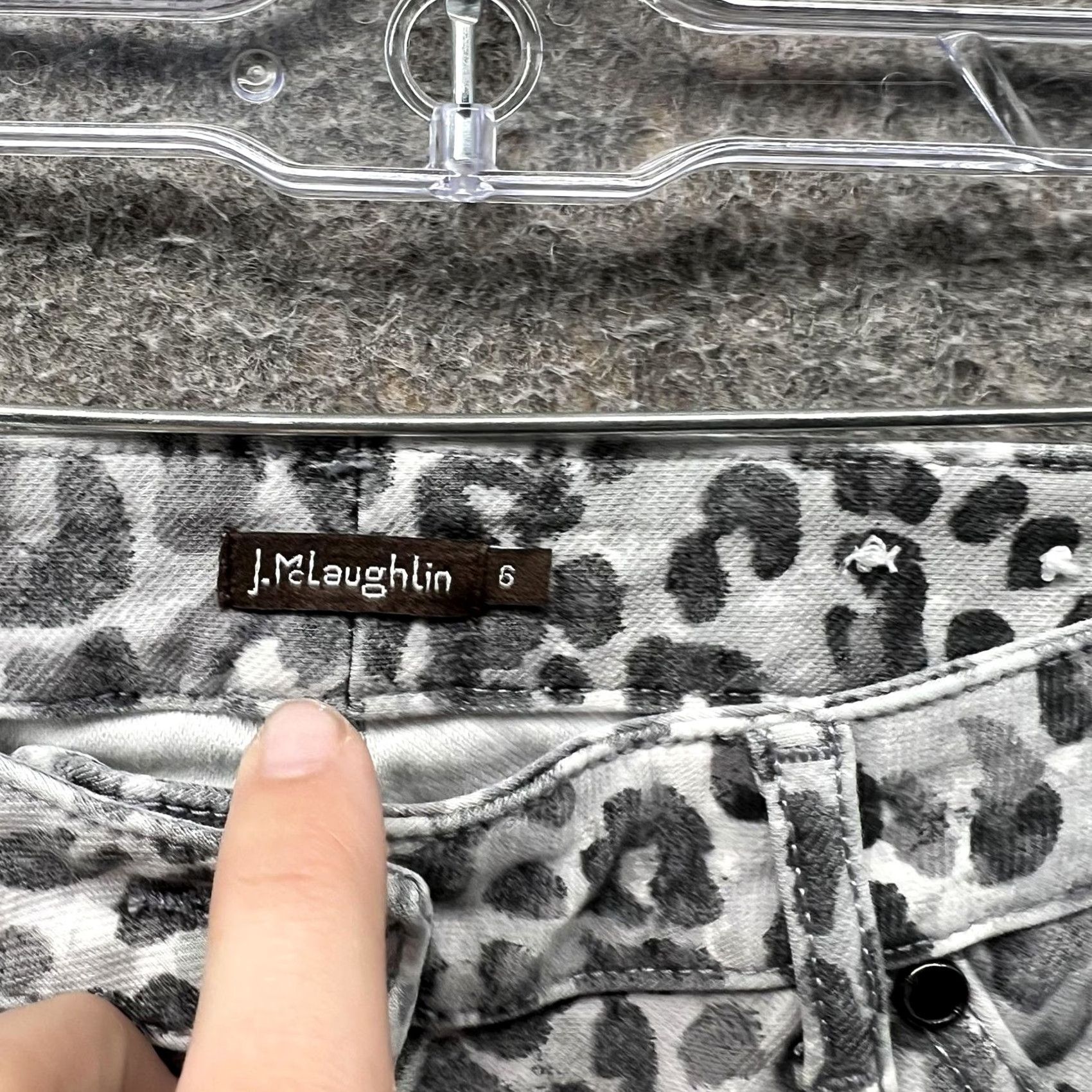 J.McLaughlin J. McLaughlin Jeans Womens 6 Gray Leopard Animal Print Skinny Ankle Denim Pants Size 28" / US 6 / IT 42 - 5 Thumbnail