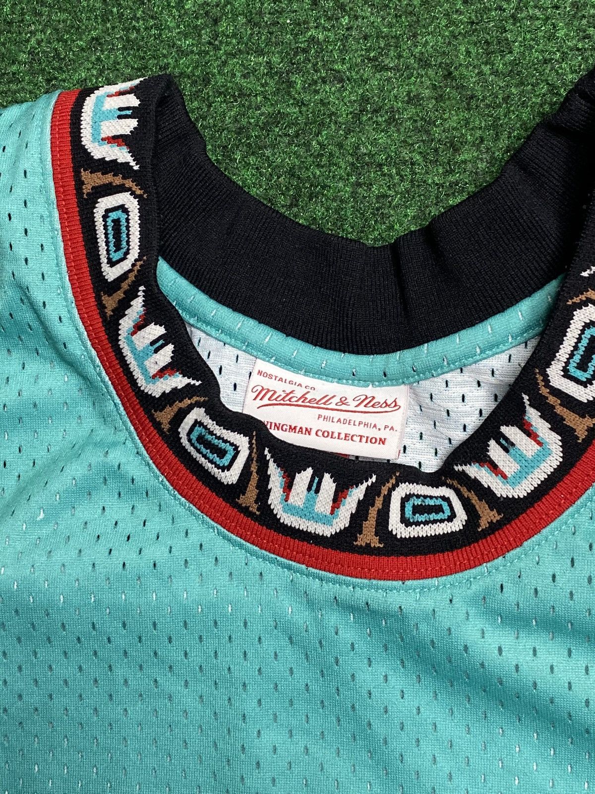 Mitchell & Ness NBA Mitchell & Ness Grizzlies Bibby Jersey XLarge Size US XL / EU 56 / 4 - 4 Thumbnail