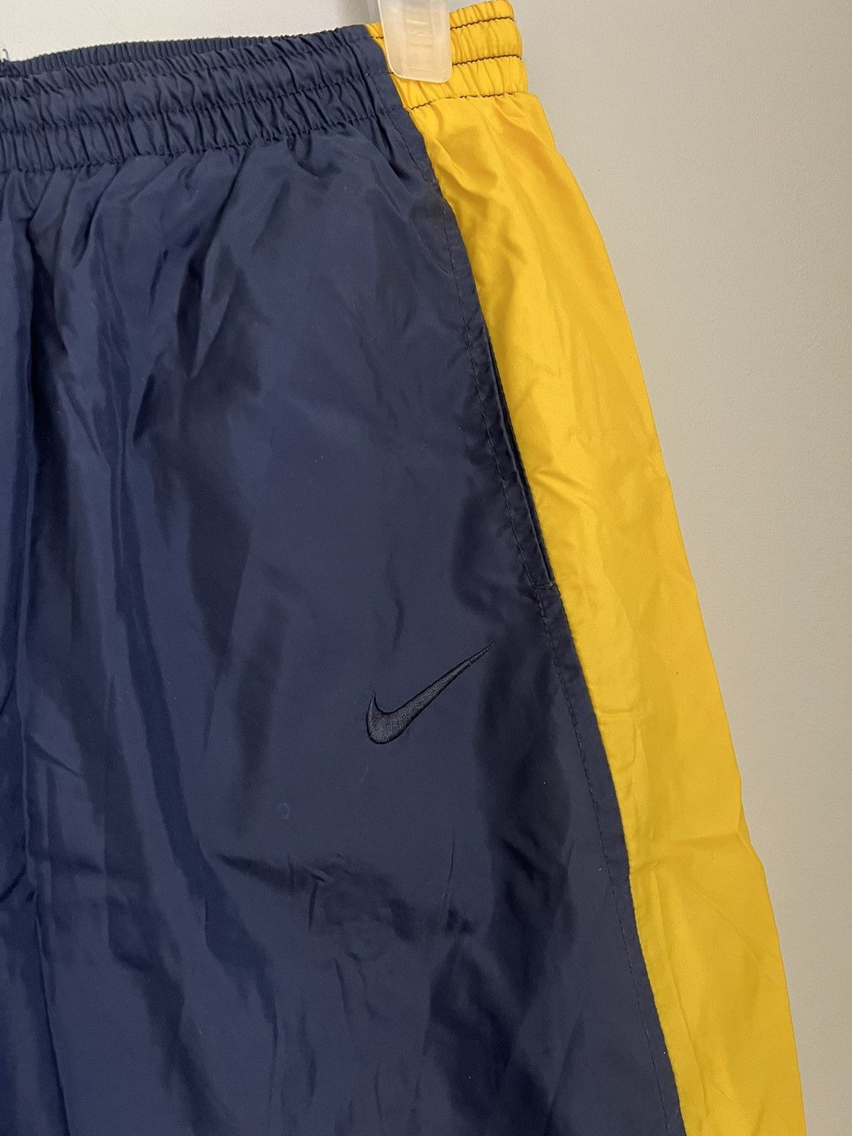 Nike Vintage NIKE Jacket Windbreaker Set With logo on back Size US S / EU 44-46 / 1 - 5 Thumbnail