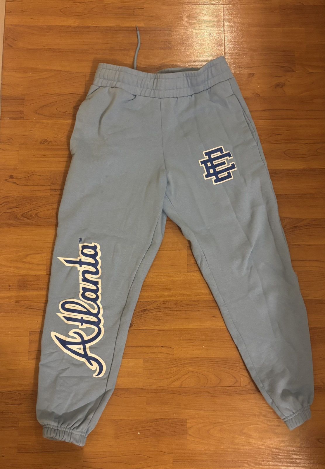 Eric Emanuel × MLB Eric Emanuel x New Era Atlanta Braves Sweatpants Size US 30 / EU 46 - 1 Thumbnail