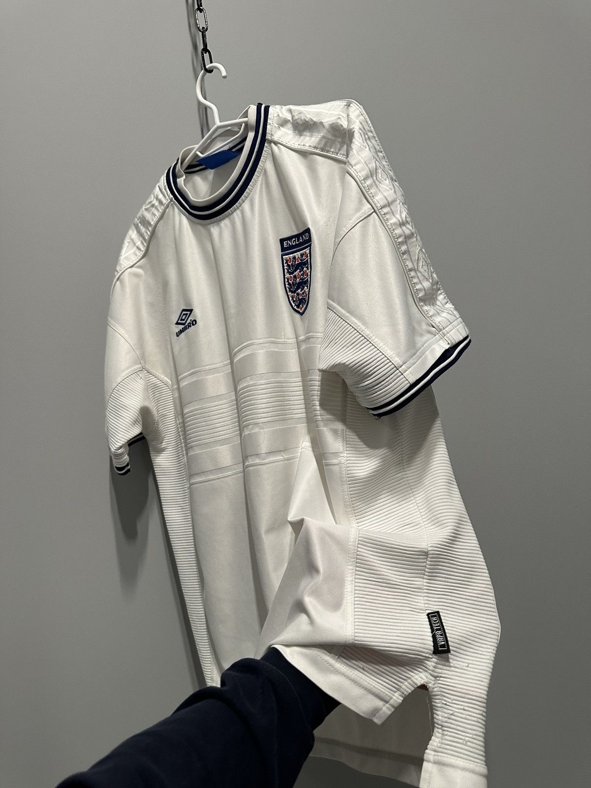 Japanese Brand Umbro England 1999 2000 Home Shirt Soccer Jersey Mike Tyson Size US XL / EU 56 / 4 - 8 Thumbnail