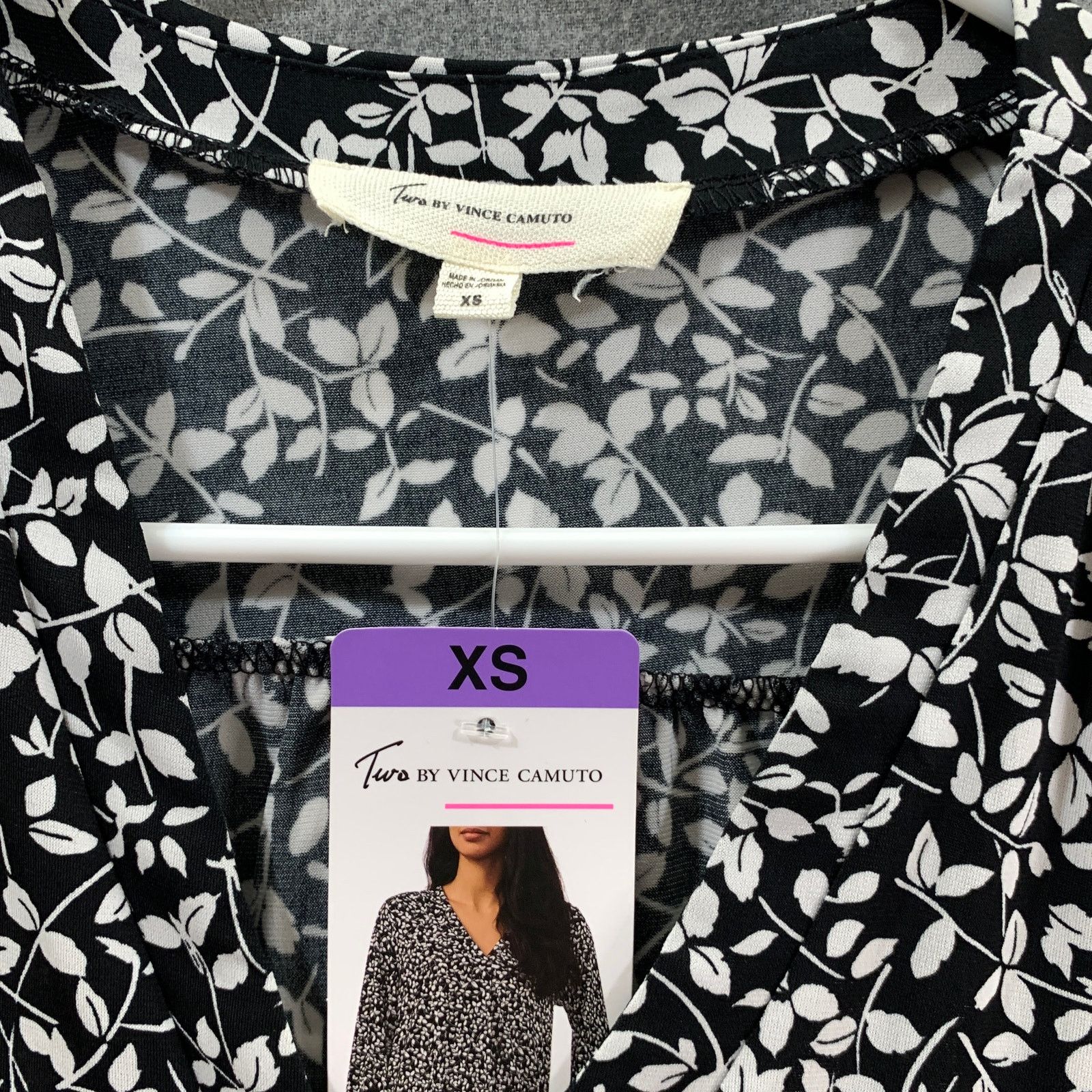 Vince Camuto Vince Camuto V neck Top Women Extra Small Floral Size XS / US 0-2 / IT 36-38 - 3 Thumbnail