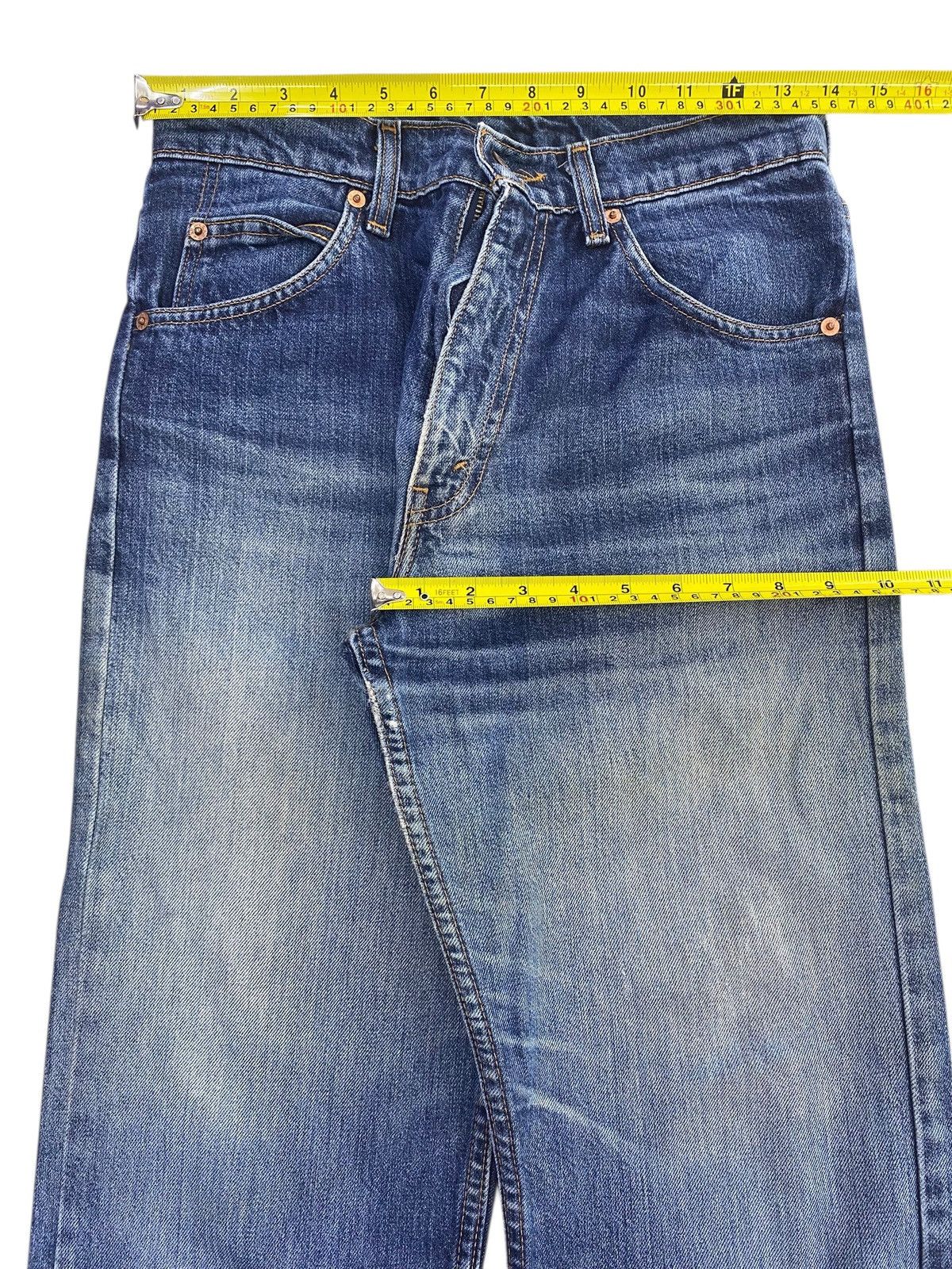 Levi's Vintage Levi’s Blue Faded Wash Style Whiskers Loose Jeans Size US 28 / EU 44 - 5 Thumbnail