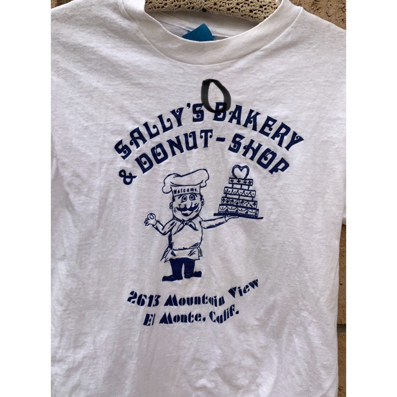 Vintage VINTAGE Screen Stars T-Shirt Men M Blue California Sally’s Bakery & Donut Shop El Monte Calif 1980s Graphic Print Cotton Size US M / EU 48-50 / 2 - 5 Thumbnail