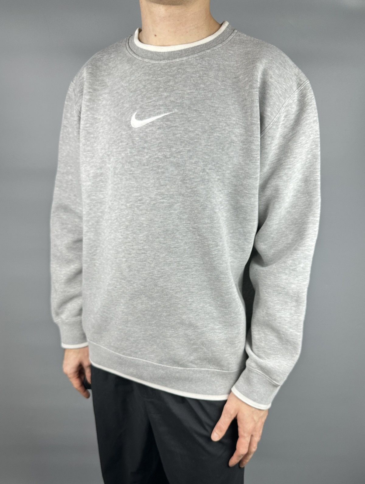 Nike Nike Big Center Swoosh Logo Sweatshirt Crewneck Y2K Vintage Size US L / EU 52-54 / 3 - 2 Thumbnail