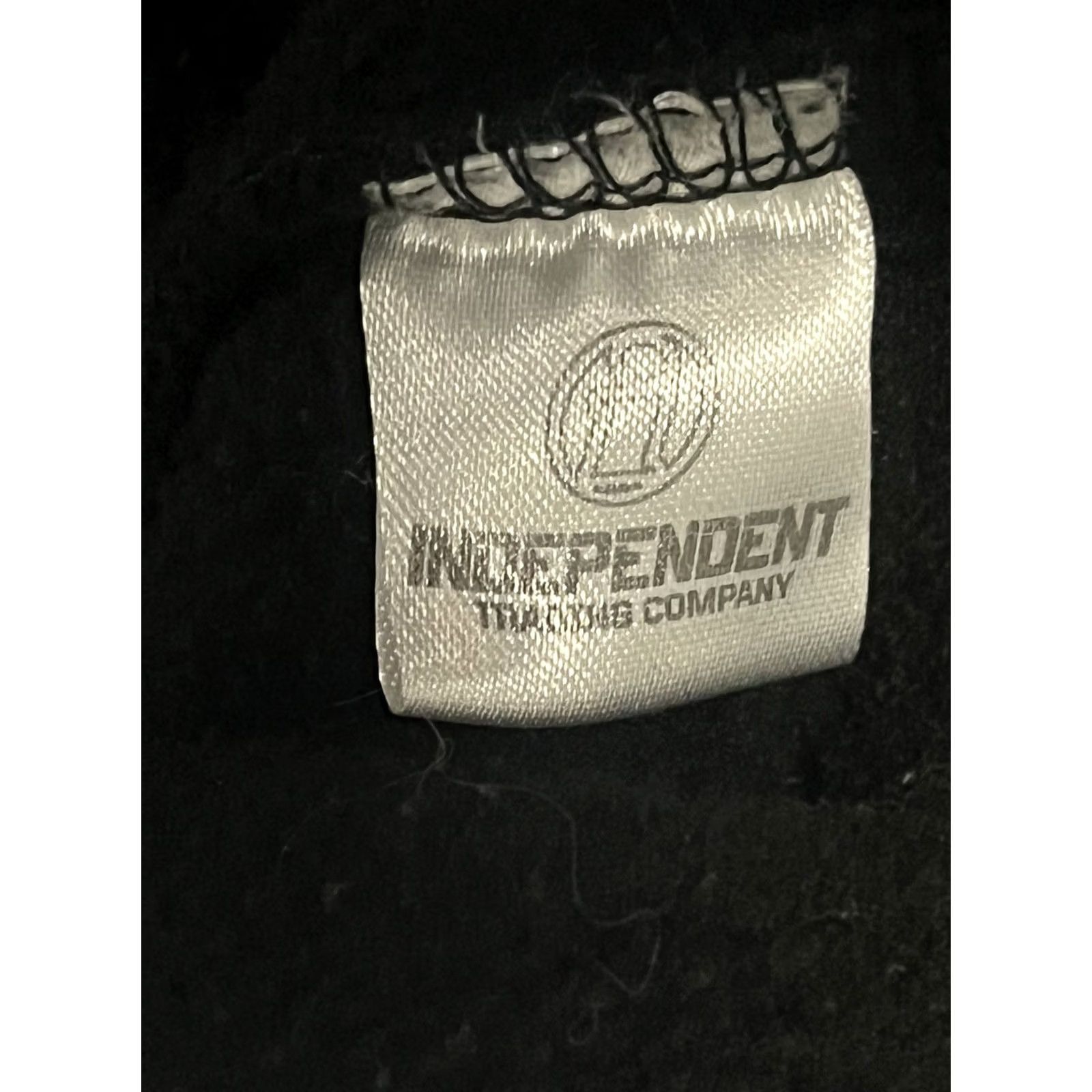 Vintage Independent Black Hoodie Men Small Pullover Hooded Graphic Print Pockets Sweatshirt Crew Neck Size US S / EU 44-46 / 1 - 7 Thumbnail