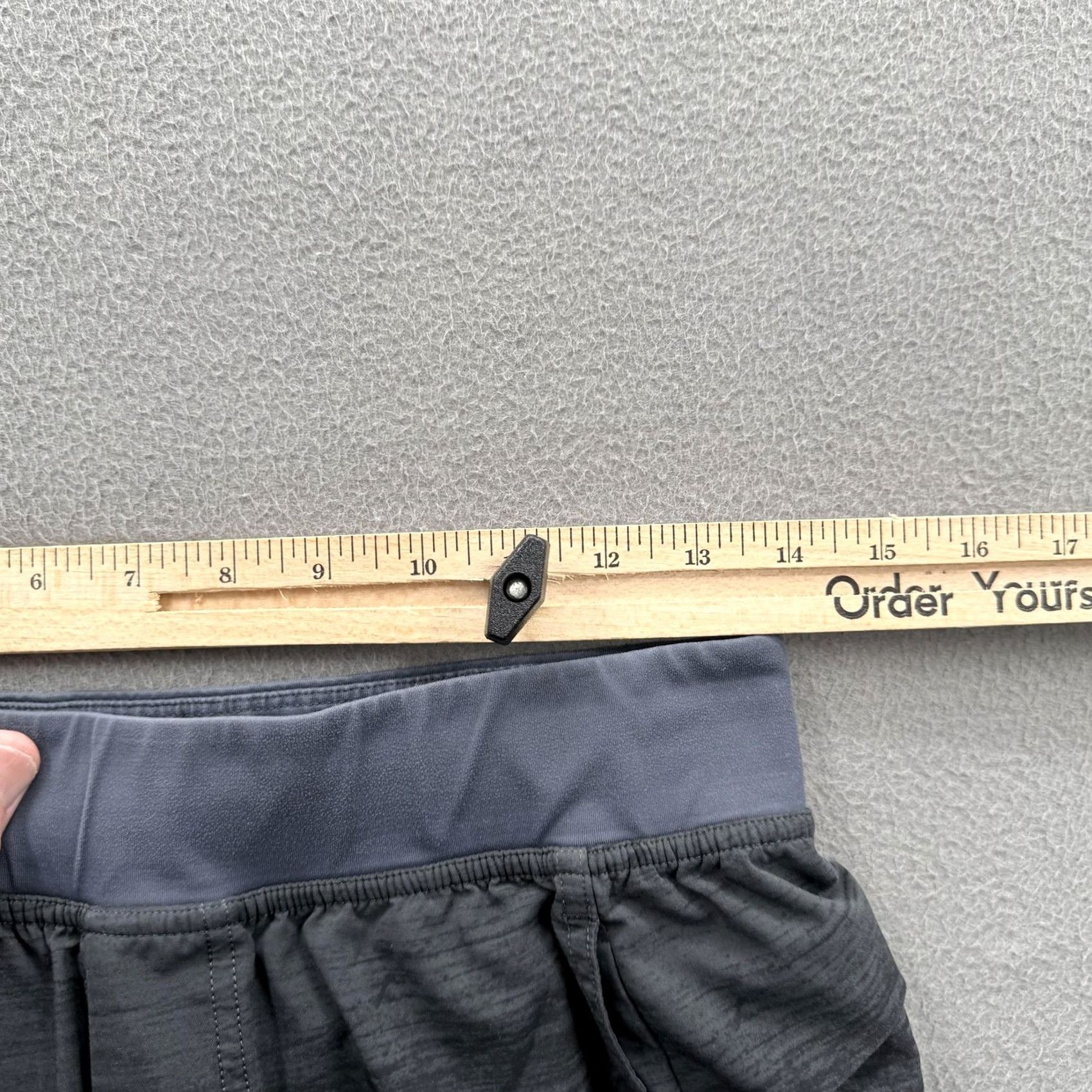 Lululemon Lululemon Shorts Mens Medium Gray Striped Lined Running Drawstring 10 Inseam Size US 31 - 3 Thumbnail