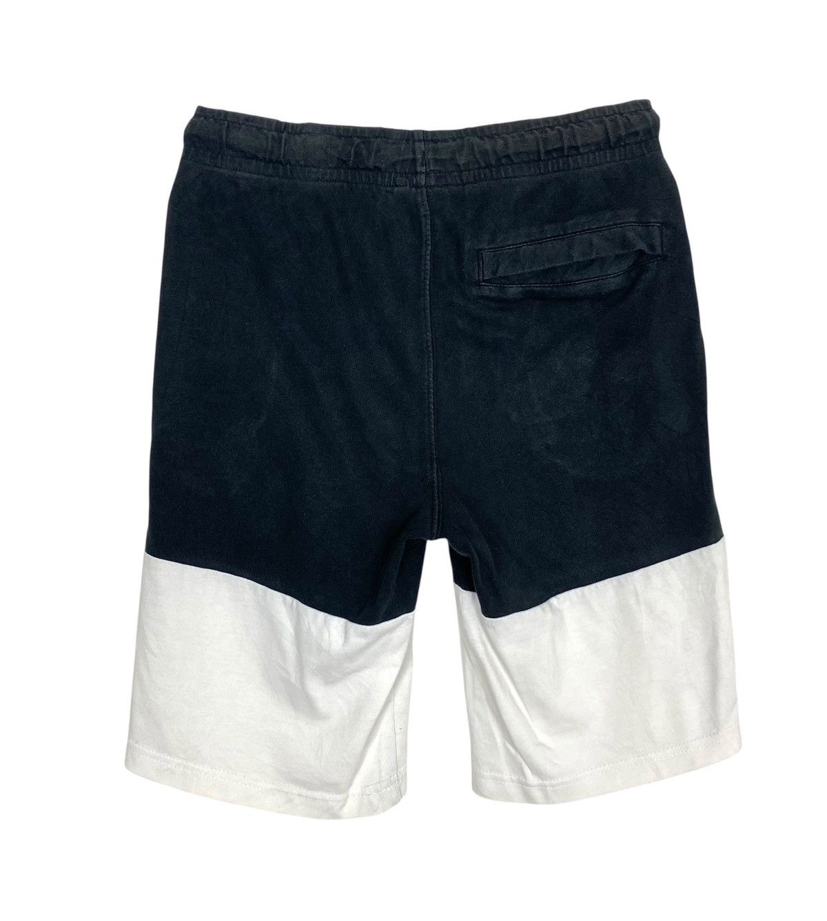 Nike Rare‼️ Nike Sweat Short Pants Small Logo Size US 28 / EU 44 - 3 Thumbnail