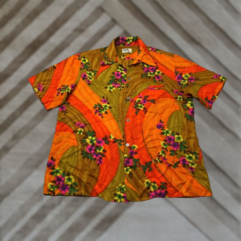 VINTAGE Waikiki Wear by Mildred’s Hawaiian Shirt Mens XL Psychedelic Neon 1960s Multi-Color Short Sleeve Camp Shirt