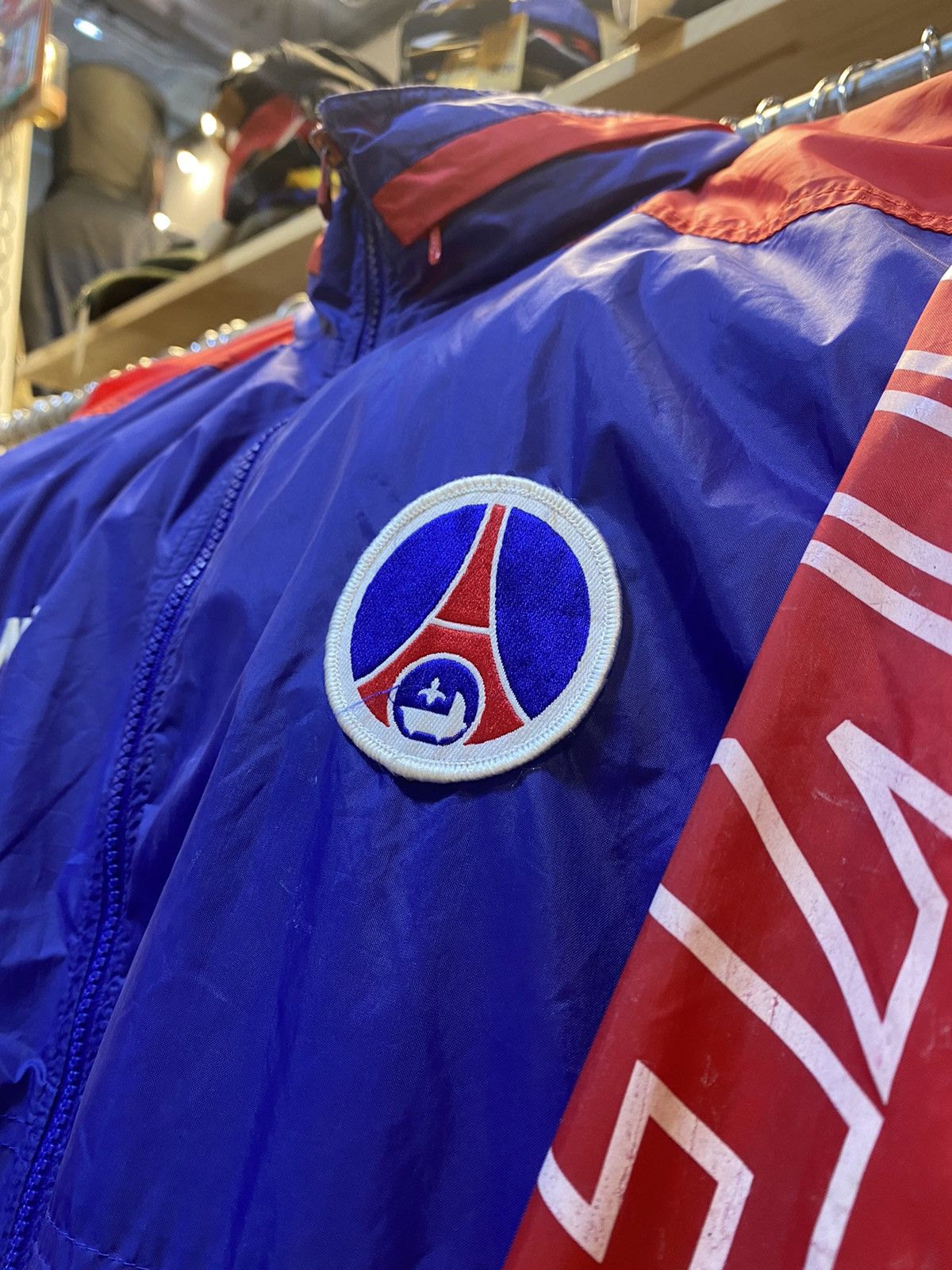 Nike × Vintage Vintage 1995-1996 Paris Saint-Germain FC Track Jacket Size US L / EU 52-54 / 3 - 9 Thumbnail