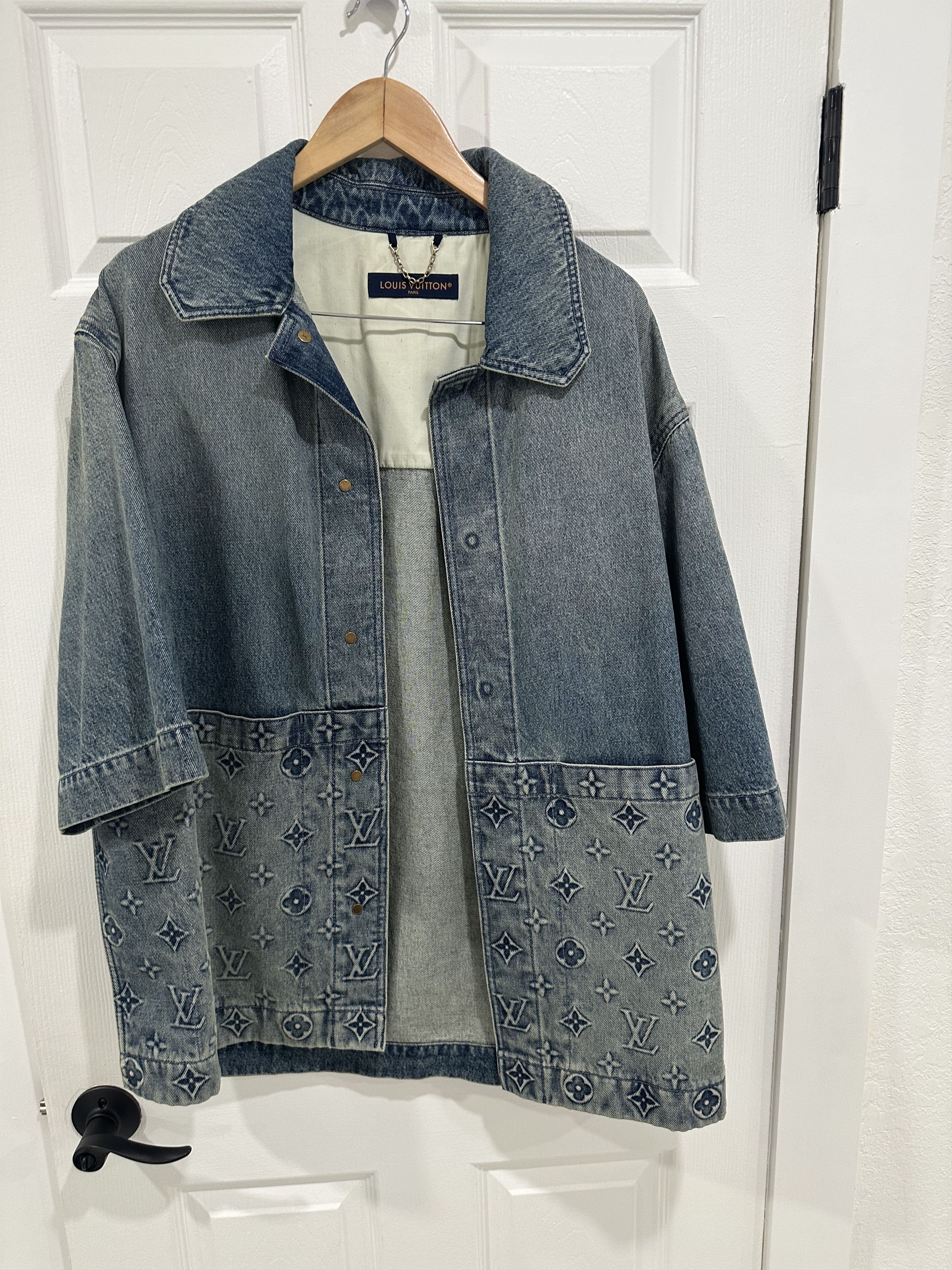Louis Vuitton Louis Vuitton Short Sleeved Denim Workwear Shirt Size US XL / EU 56 / 4 - 1 Thumbnail