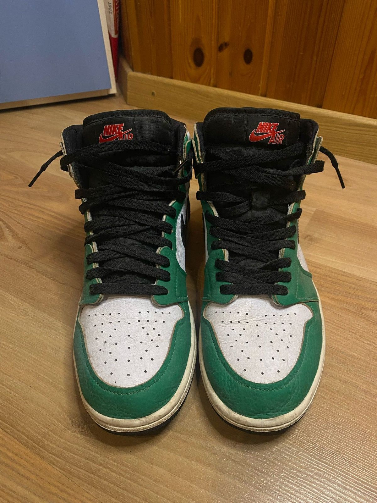Nike Nike Air Jordan 1 High Lucky Green Size (WMN11.5) (MEN10.5) Size US 10.5 / EU 43-44 - 9 Thumbnail