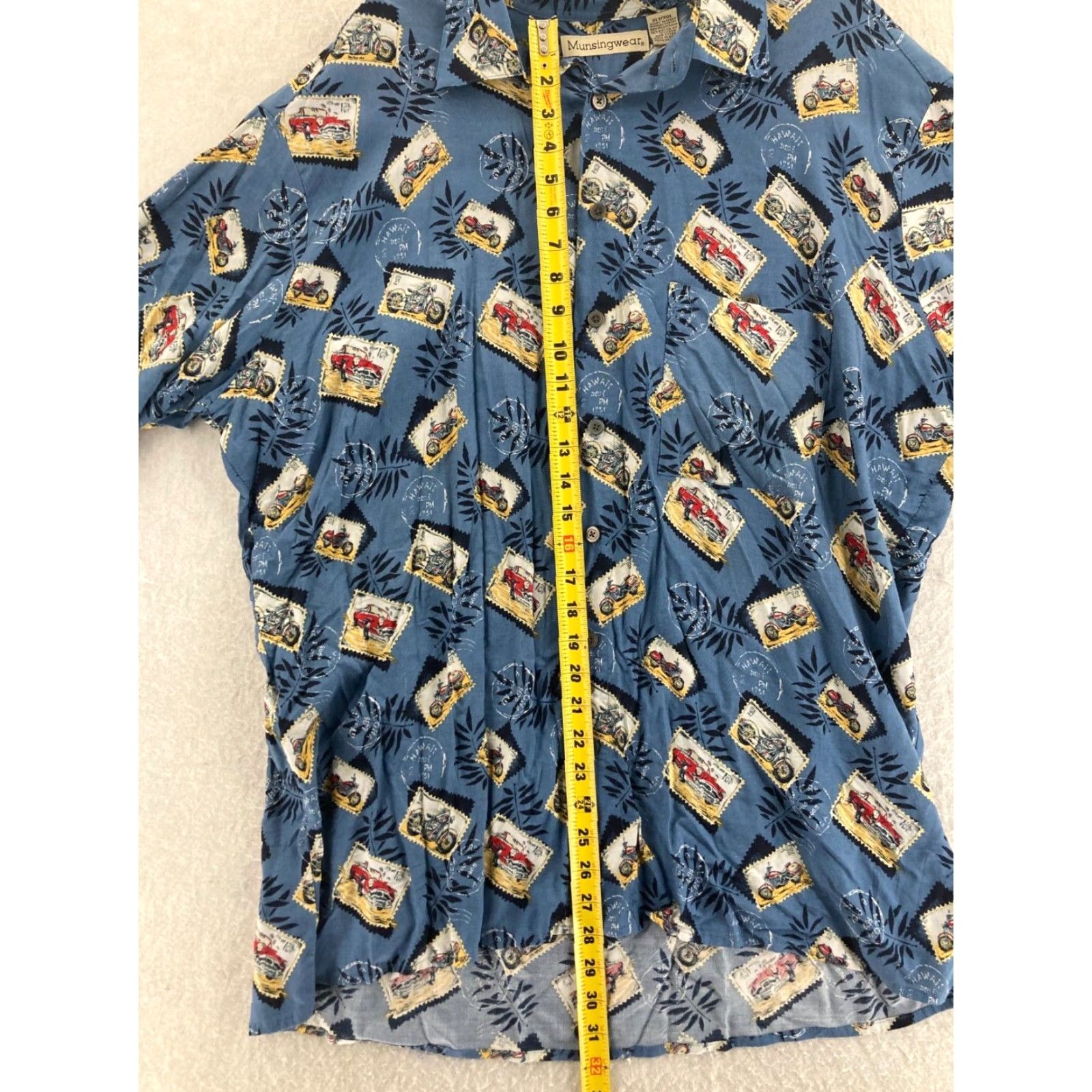 Vintage Munsingwear Shirt Mens XLT Aloha Button Up Cars Motorcycles All Over Beach Hawaiian Theme Collared Spread Short Sleeve Button-Up Men Size US XL / EU 56 / 4 - 3 Thumbnail