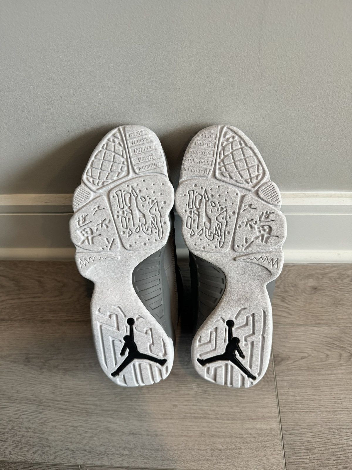 Jordan Brand × Nike Air Jordan 9 ‘Particle Grey’ Size US 10 / EU 43 - 6 Thumbnail