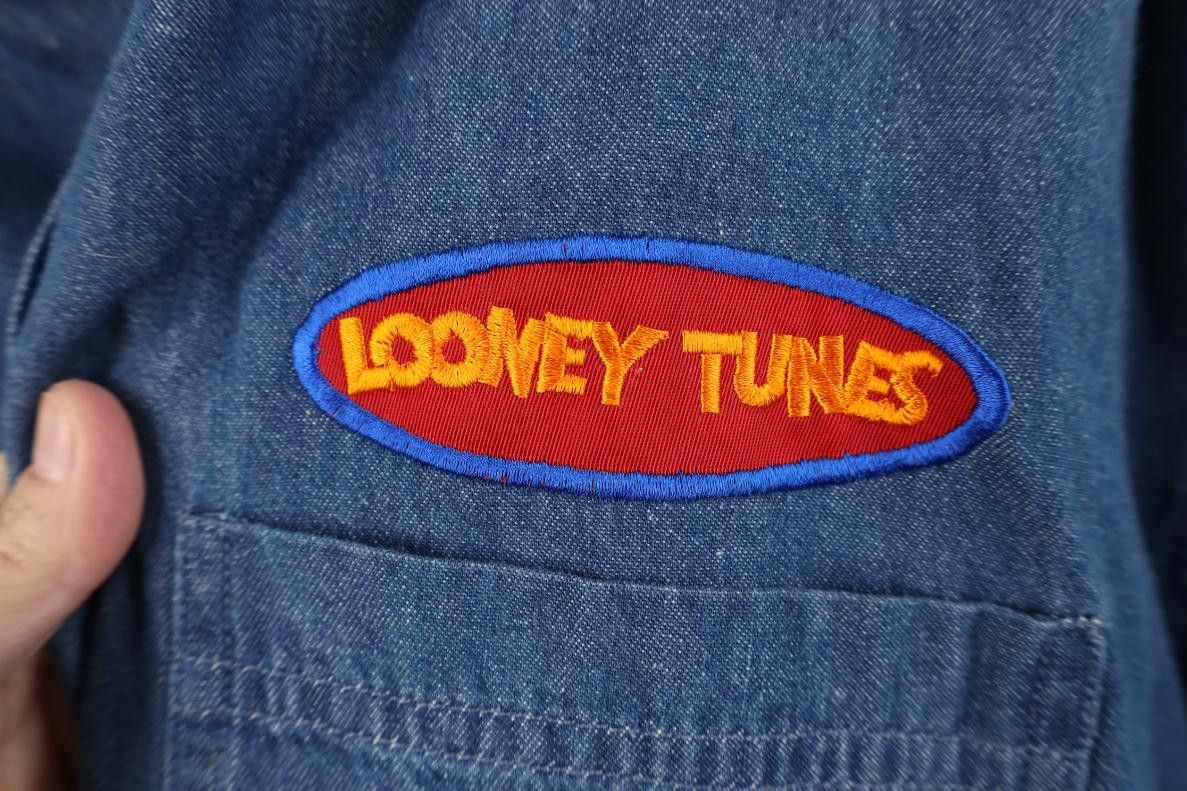 Vintage Vintage 90s Looney Tunes Hip Hop Wile E Bugs Bunny Shirt Size US M / EU 48-50 / 2 - 5 Thumbnail