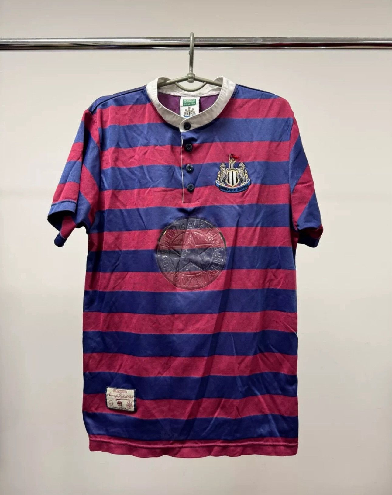 Other NEWCASTLE UNITED 1995 1996 AWAY JERSEY SCORE DRAW RETRO Size US M / EU 48-50 / 2 - 1 Thumbnail