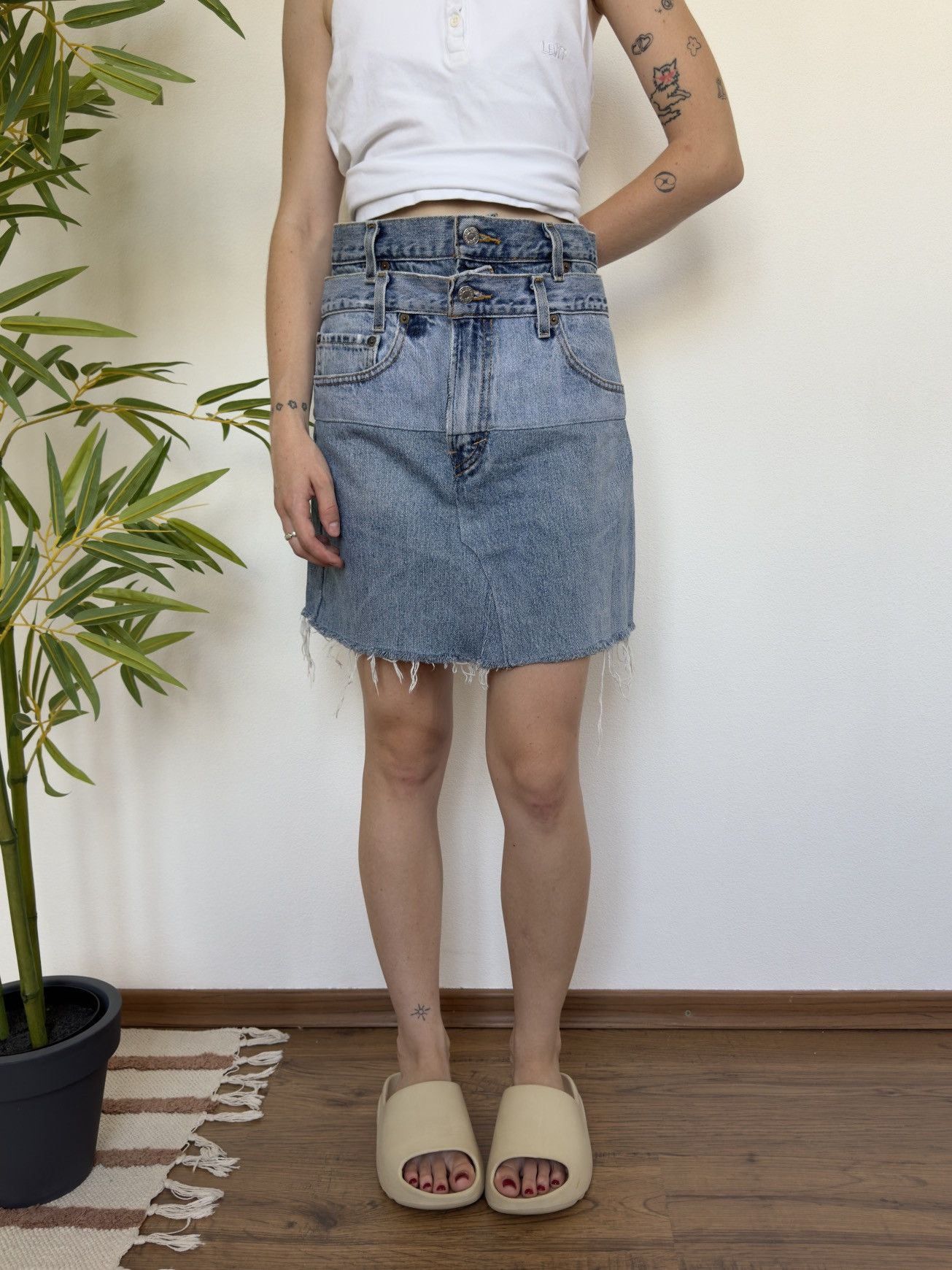 Levi's VINTAGE LEVI’S WASHED UPCYCLING BELT X2 MIDI SKIRT Size 27" / US 4 / IT 40 - 7 Thumbnail