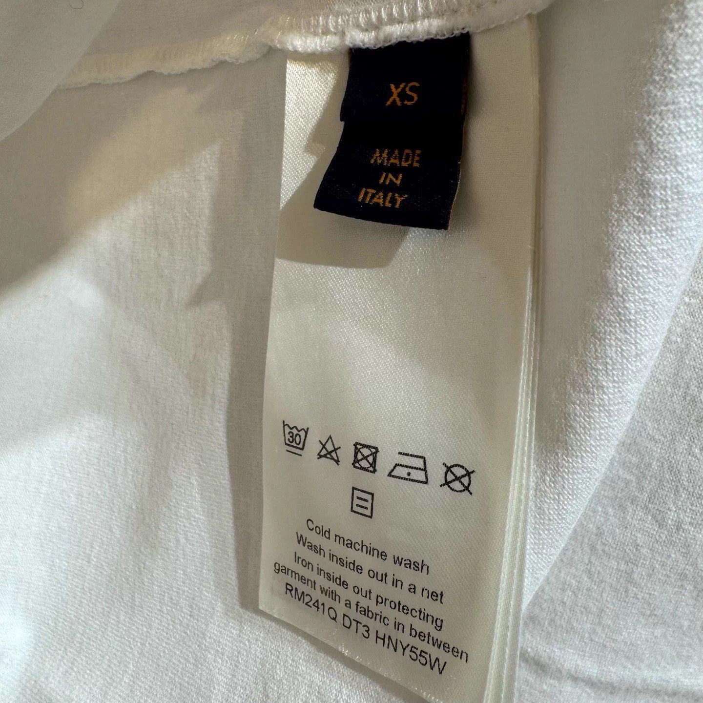 Louis Vuitton Louis Vuitton White Embossed Short Sleeve XS New 104B 68L Size US XS / EU 42 / 0 - 3 Thumbnail
