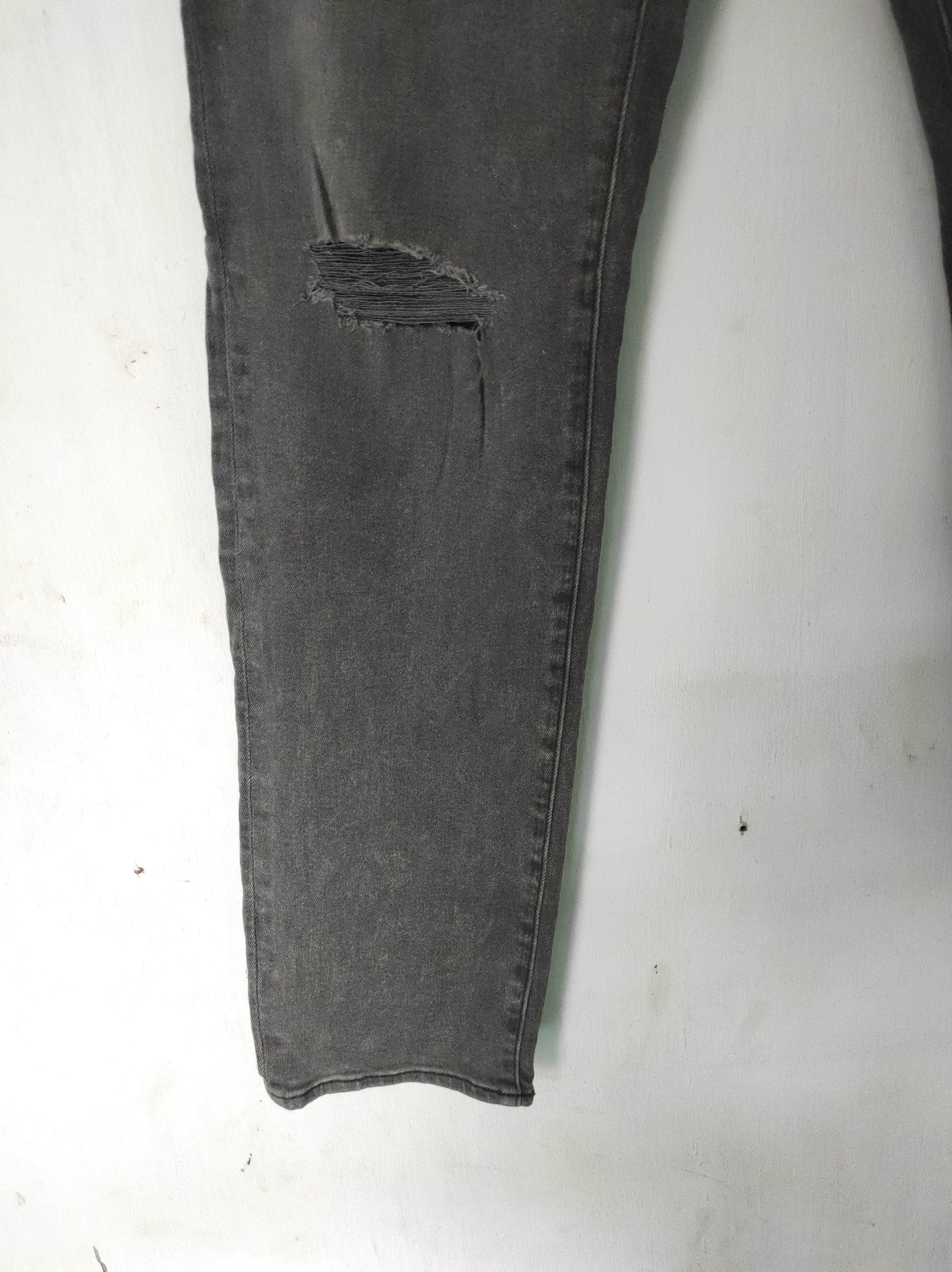 GU × Undercover Gu x Undercover Ripped Jeans Size US 29 - 8 Thumbnail