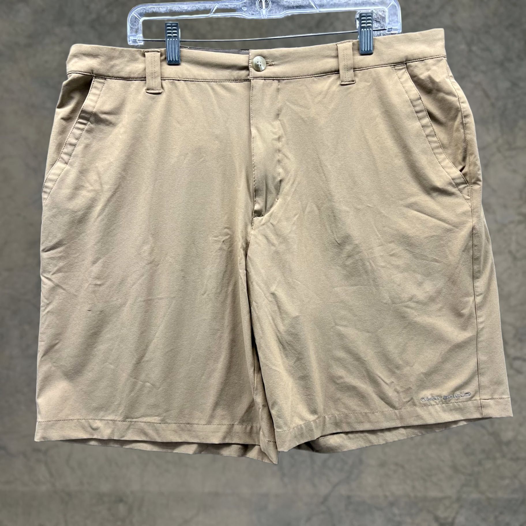 Vintage Columbia Shorts Mens 38 Beige Stretch Microfiber Chino Casual 10 Inseam Summer Size US 38 / EU 54 - 1 Thumbnail