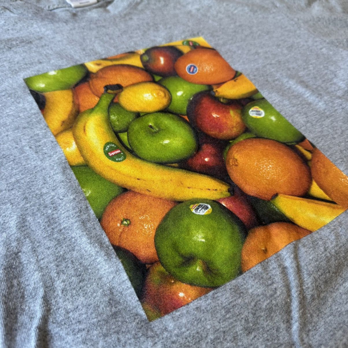 Supreme Supreme fruit tee Size US L / EU 52-54 / 3 - 2 Thumbnail