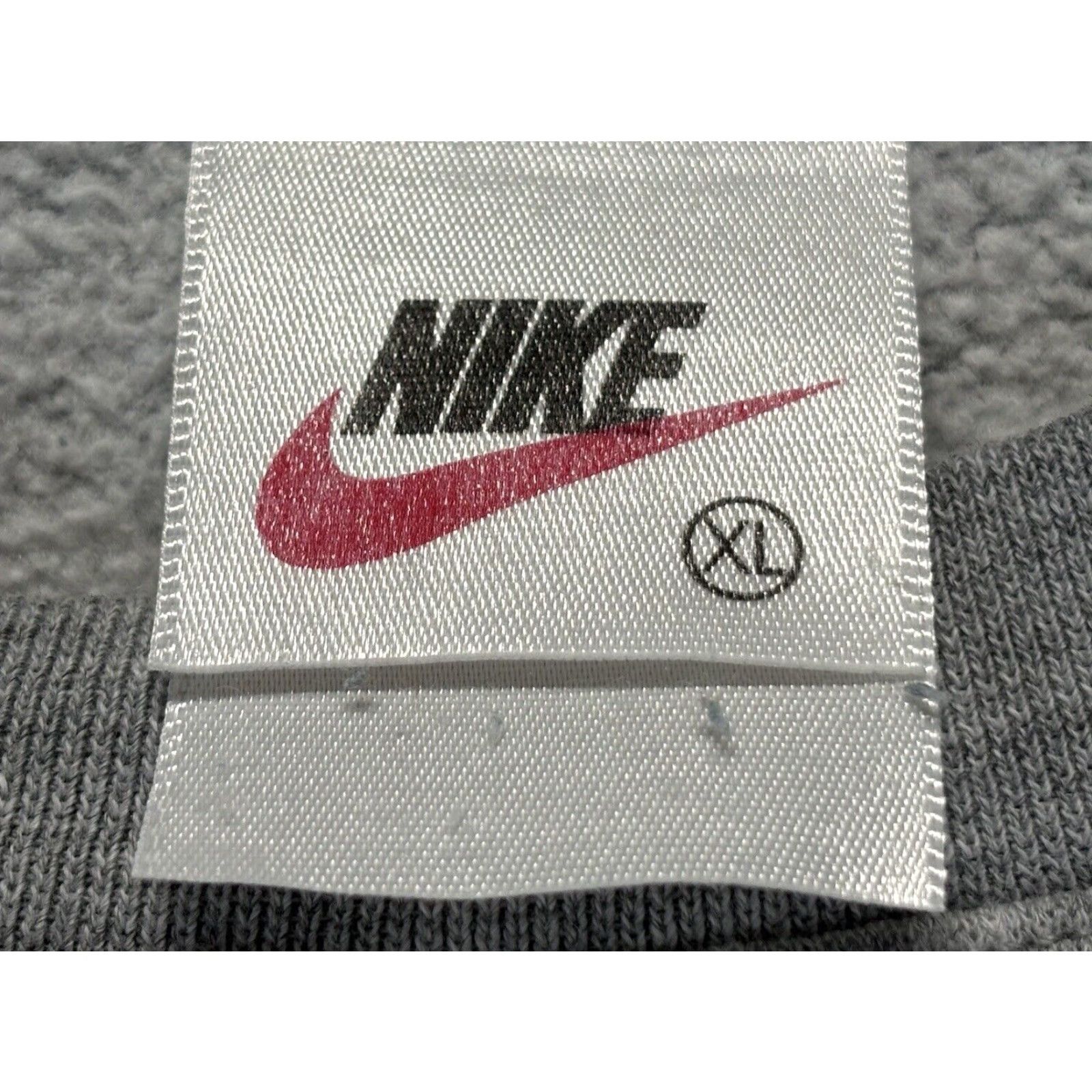 Nike VINTAGE Nike Sweatshirt Crewneck Men XL 90s Gray Pullover Essentials Mini Swoosh 90s Mens Size US XL / EU 56 / 4 - 5 Thumbnail