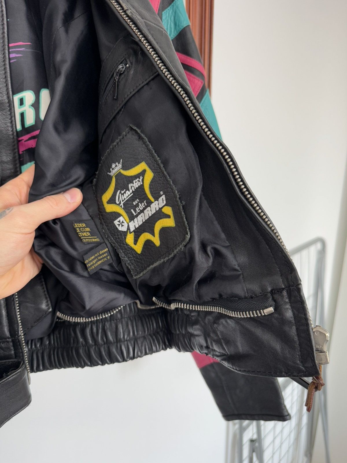 Vintage Vintage 90s Cropped Boxy Leather Racing Jacket Black Pink Size US L / EU 52-54 / 3 - 4 Thumbnail