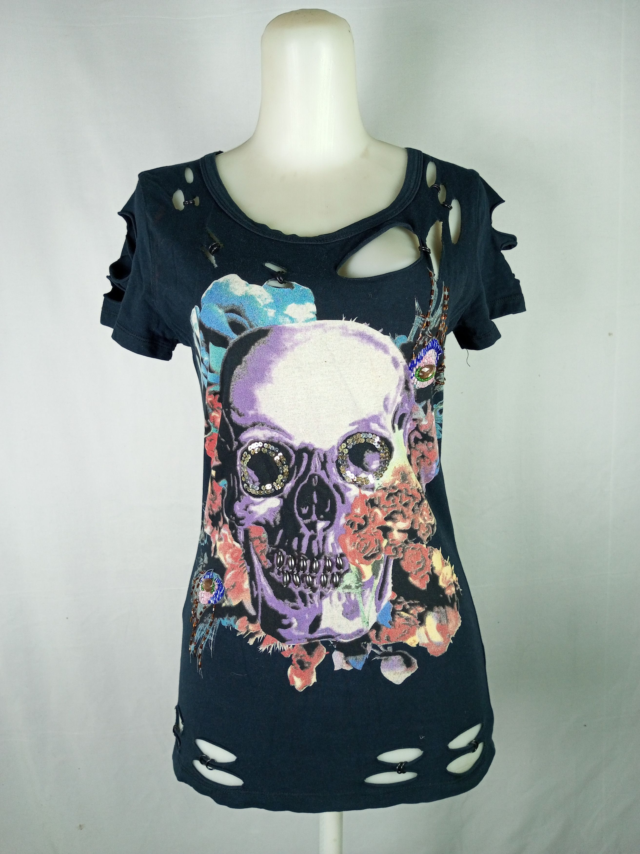 Japanese Brand Undefined Punk Distressed Skull Skeleton Tshirt Size M / US 6-8 / IT 42-44 - 1 Thumbnail