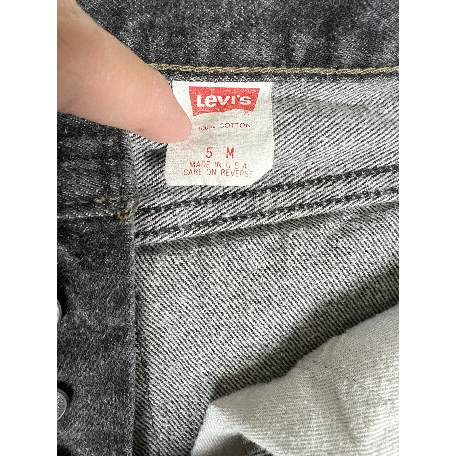 Levi's Vintage Levi’s 501 Jeans Black Denim Women’s 5 M Made In USA Size 24" / US 00 / IT 34 - 2 Thumbnail