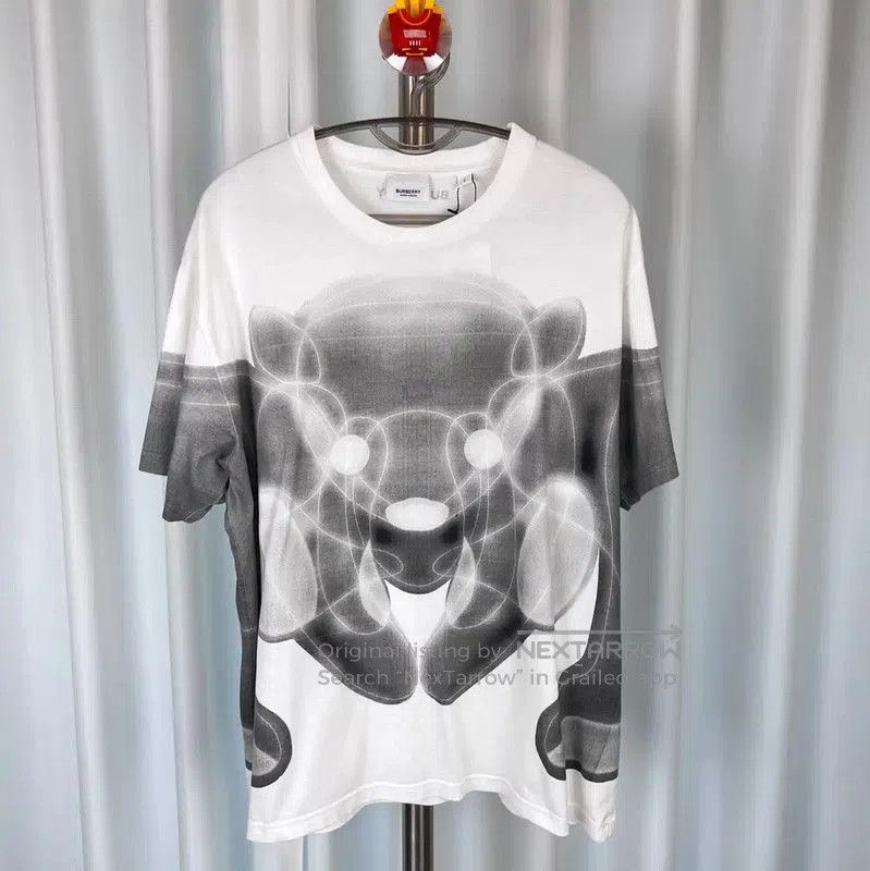 Burberry Burberry White Cotton Graphic Men's T. Size US S / EU 44-46 / 1 - 1 Thumbnail