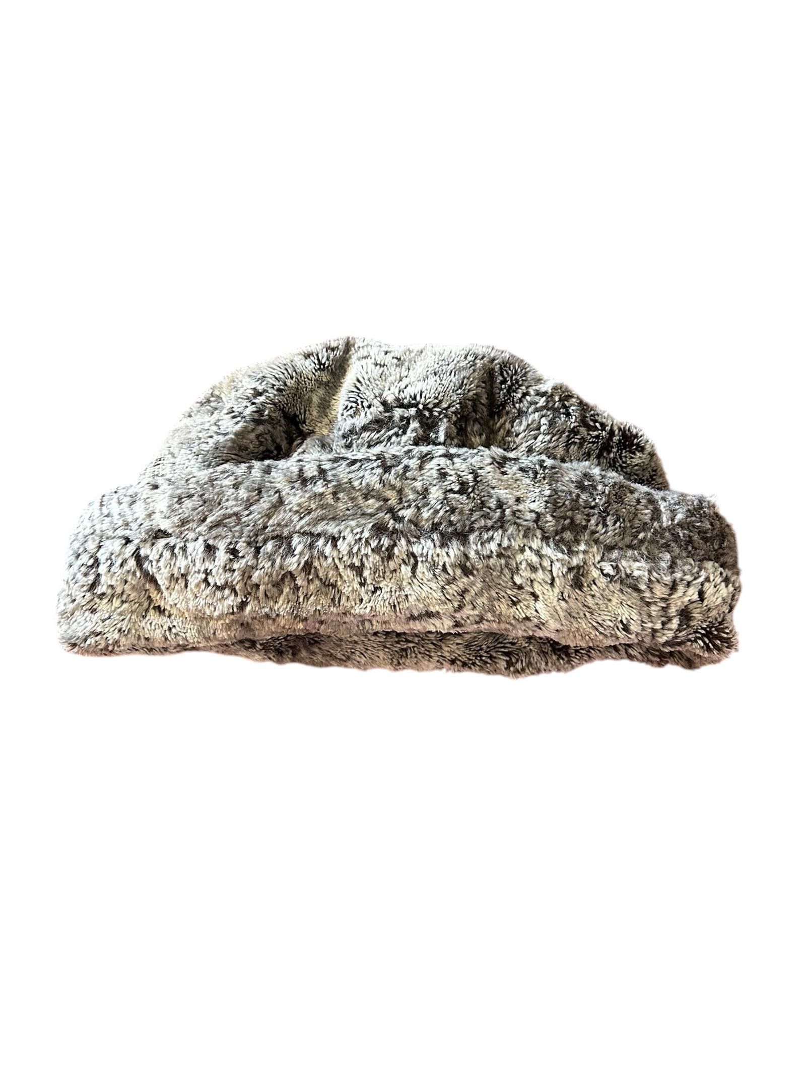 Designer Holt Renfrew Luxe Faux Fur Hat Size ONE SIZE - 1 Thumbnail