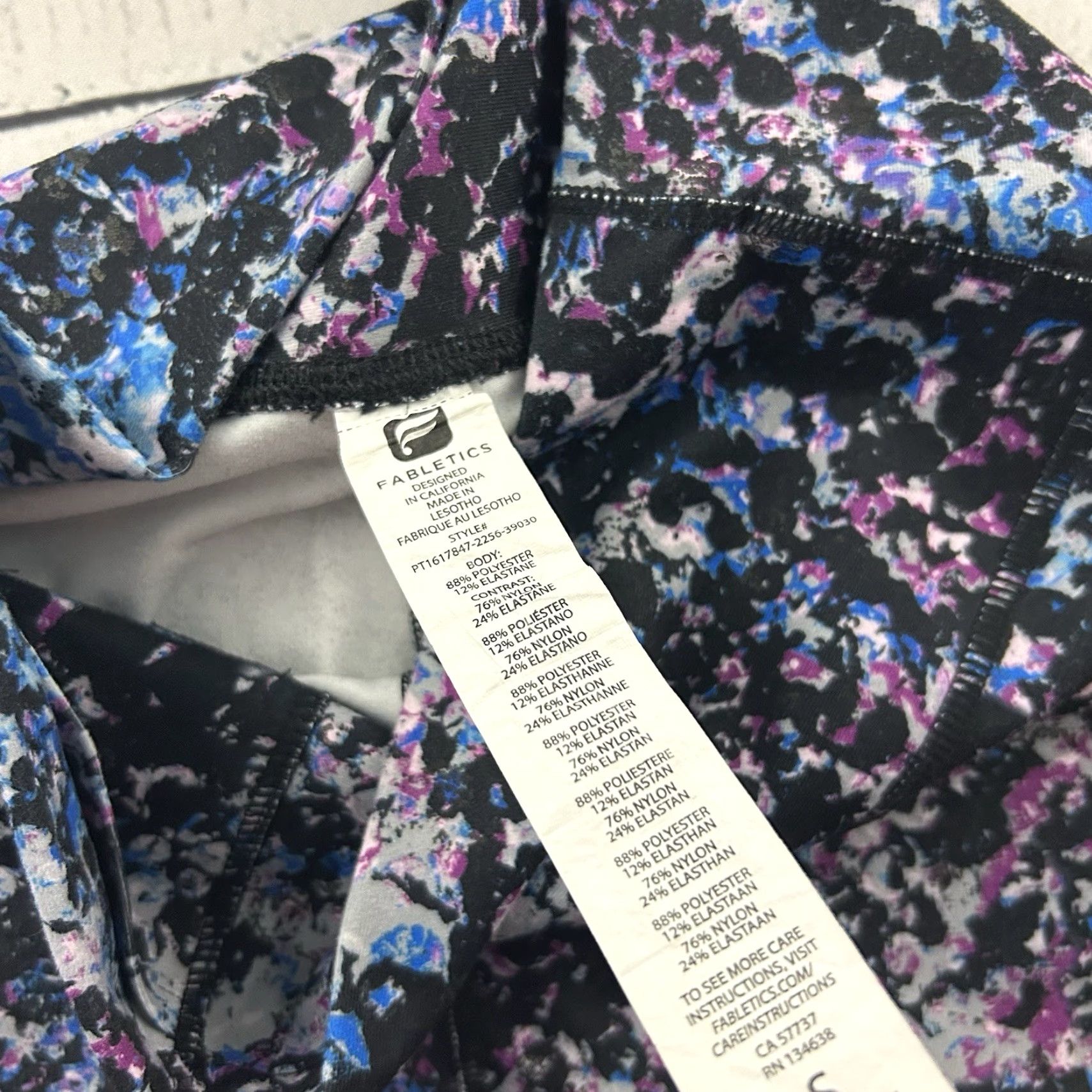 Fabletics Fabletics Leggings Women's Small Black Floral Athletic Yoga Compression Leg Made in USA? Size 28" / US 6 / IT 42 - 4 Thumbnail