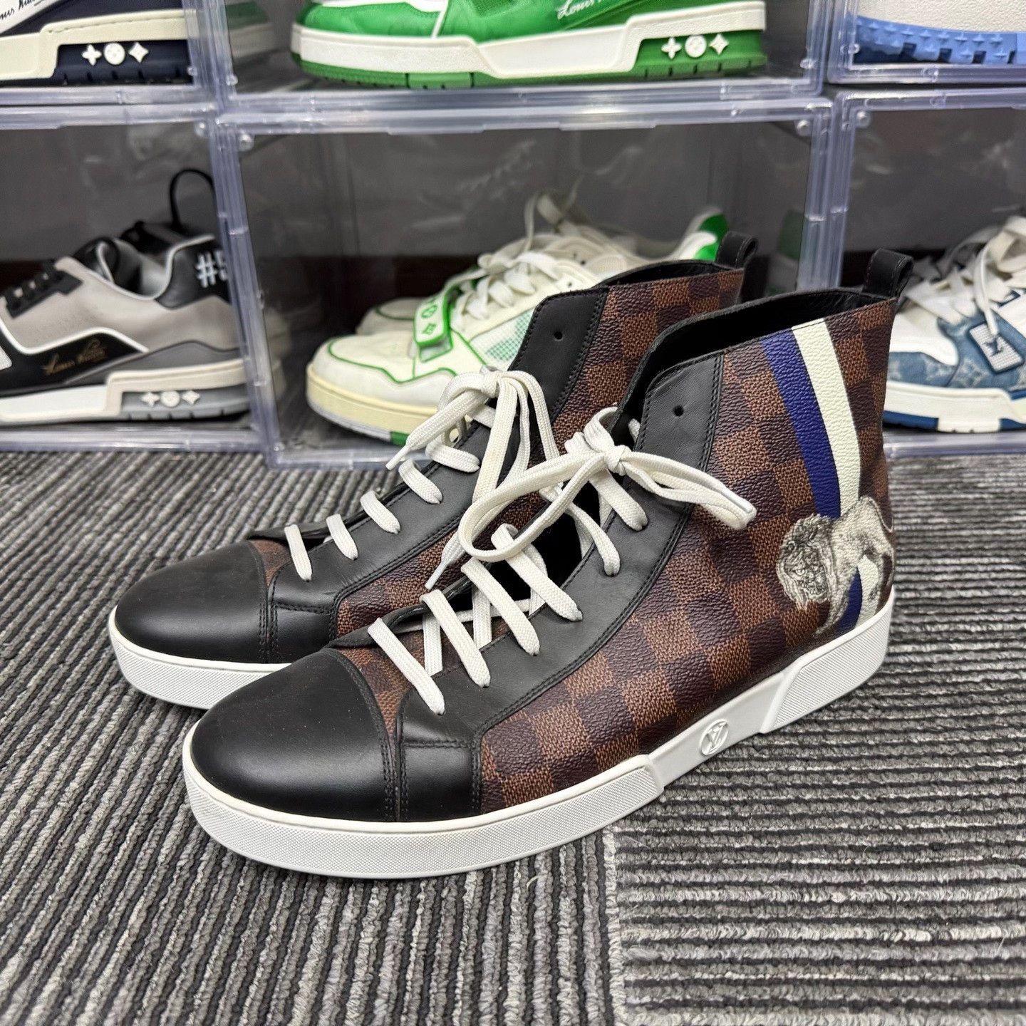 Louis Vuitton Louis Vuitton Multi Lowtop Sneakers 9 Men Size US 9 / EU 42 - 1 Thumbnail