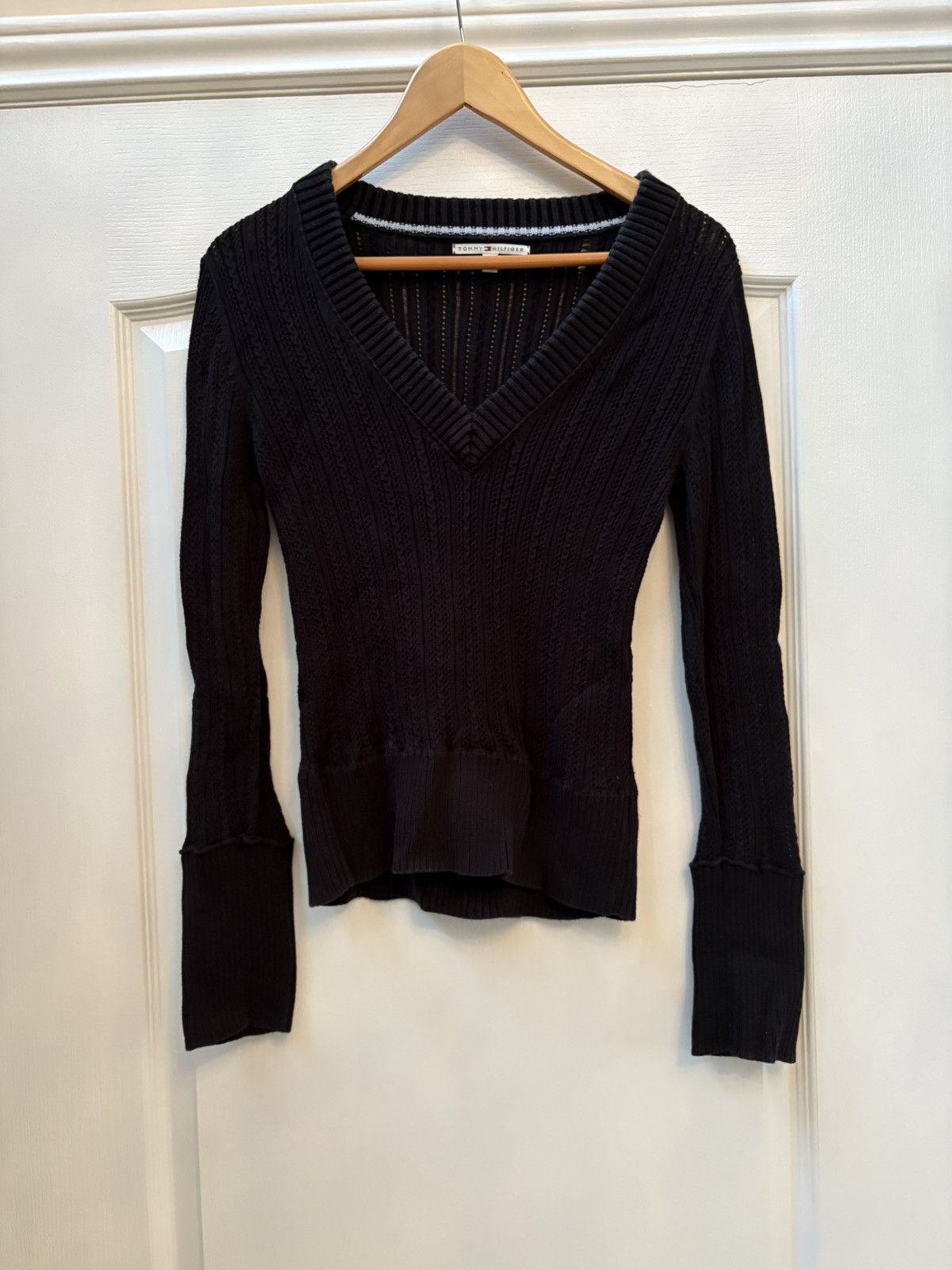Tommy Hilfiger Vintage Tommy Hilfiger black sweater Size M / US 6-8 / IT 42-44 - 1 Thumbnail