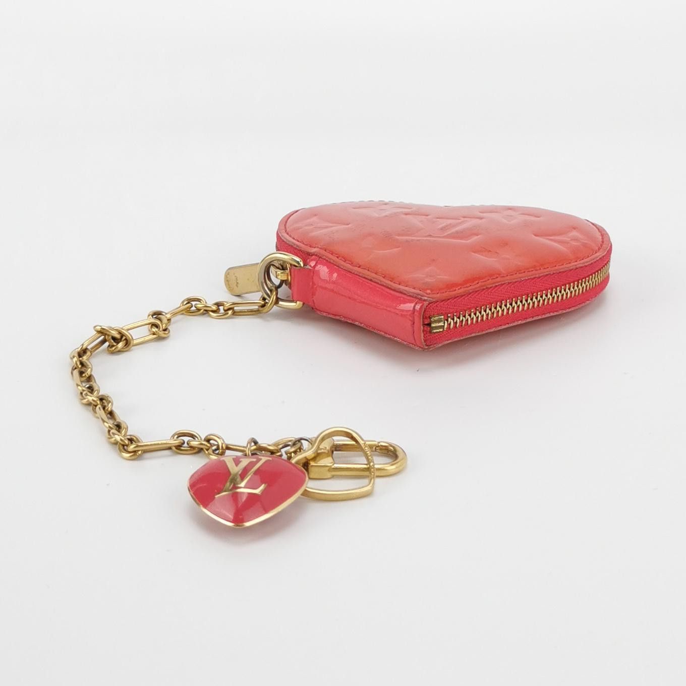 Louis Vuitton Louis Vuitton (LV) Patent leather solid color monogram embo Size ONE SIZE - 2 Thumbnail