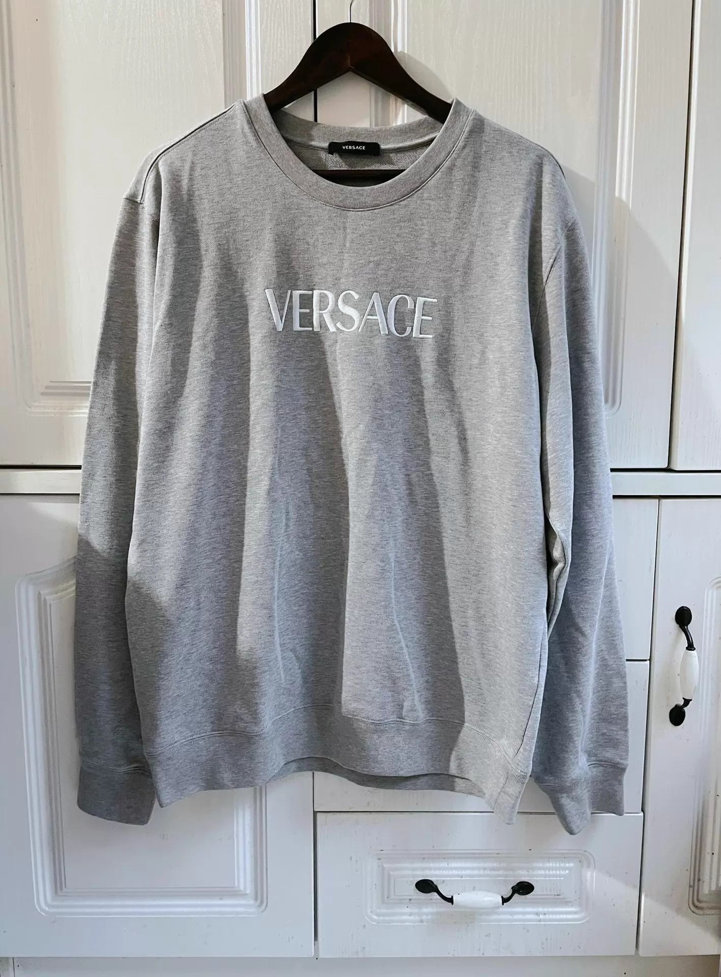 Versace Versace Runway Logo Embroidered Knit Sweatshirt XL Size US XL / EU 56 / 4 - 1 Thumbnail