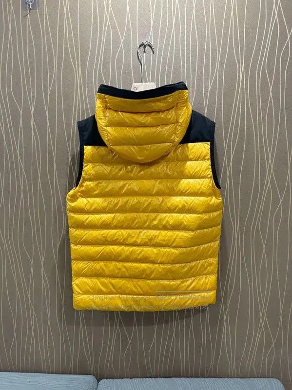 Burberry Burberry Men's Yellow Padded Jacket. Size US S / EU 44-46 / 1 - 2 Thumbnail