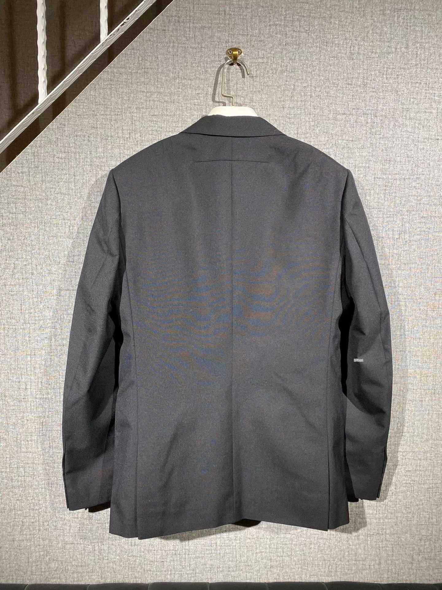 Givenchy Givenchy Suit Jacket Size 44 Size US S / EU 44-46 / 1 - 2 Thumbnail